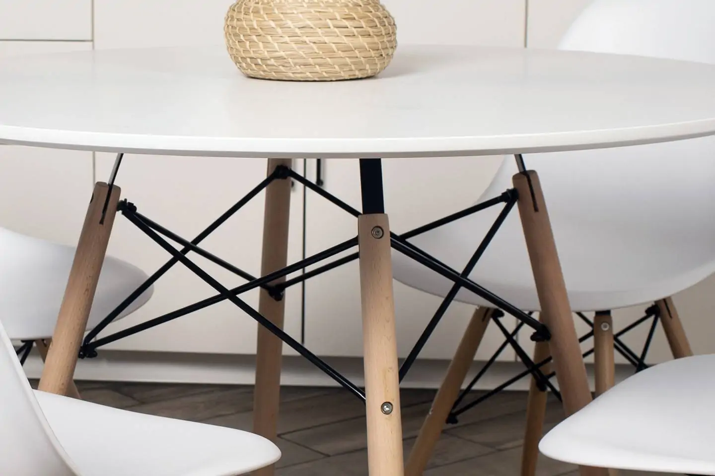 Коллекция Eames DSW