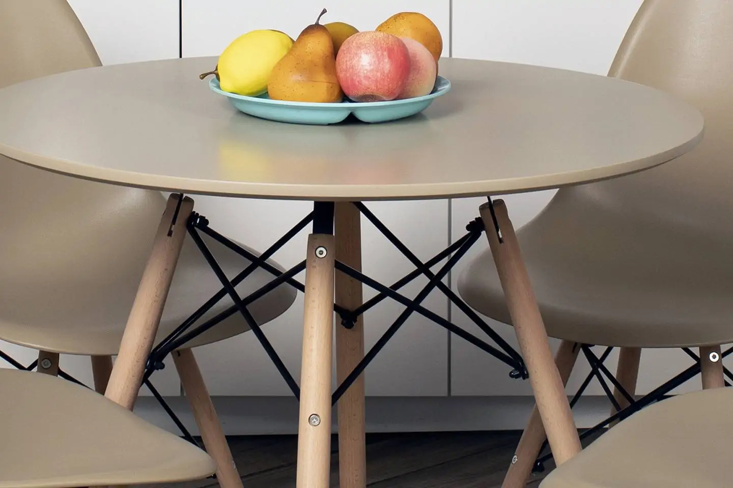 Коллекция Eames DSW