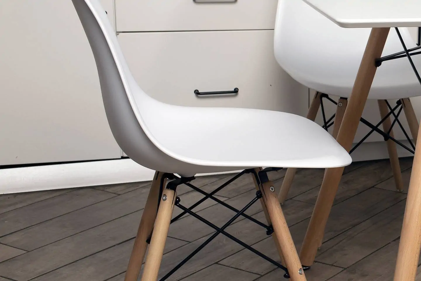 Коллекция Eames DSW