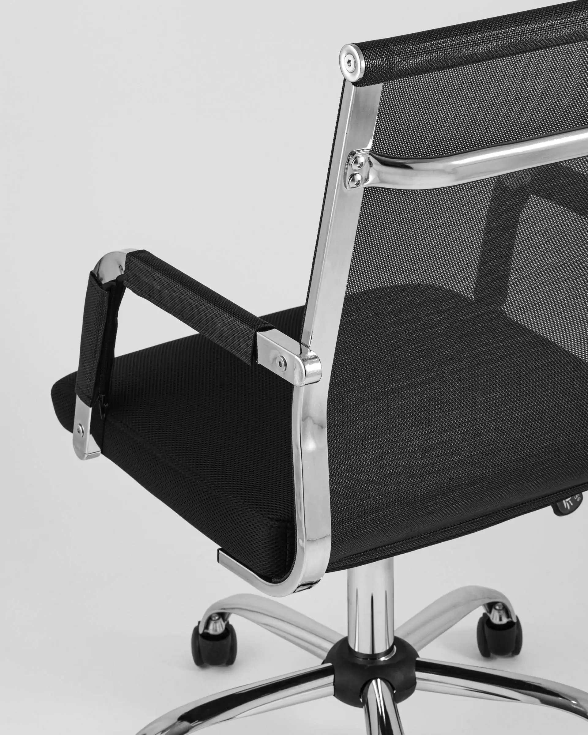 TOPCHAIRS Clerk d-104 Black