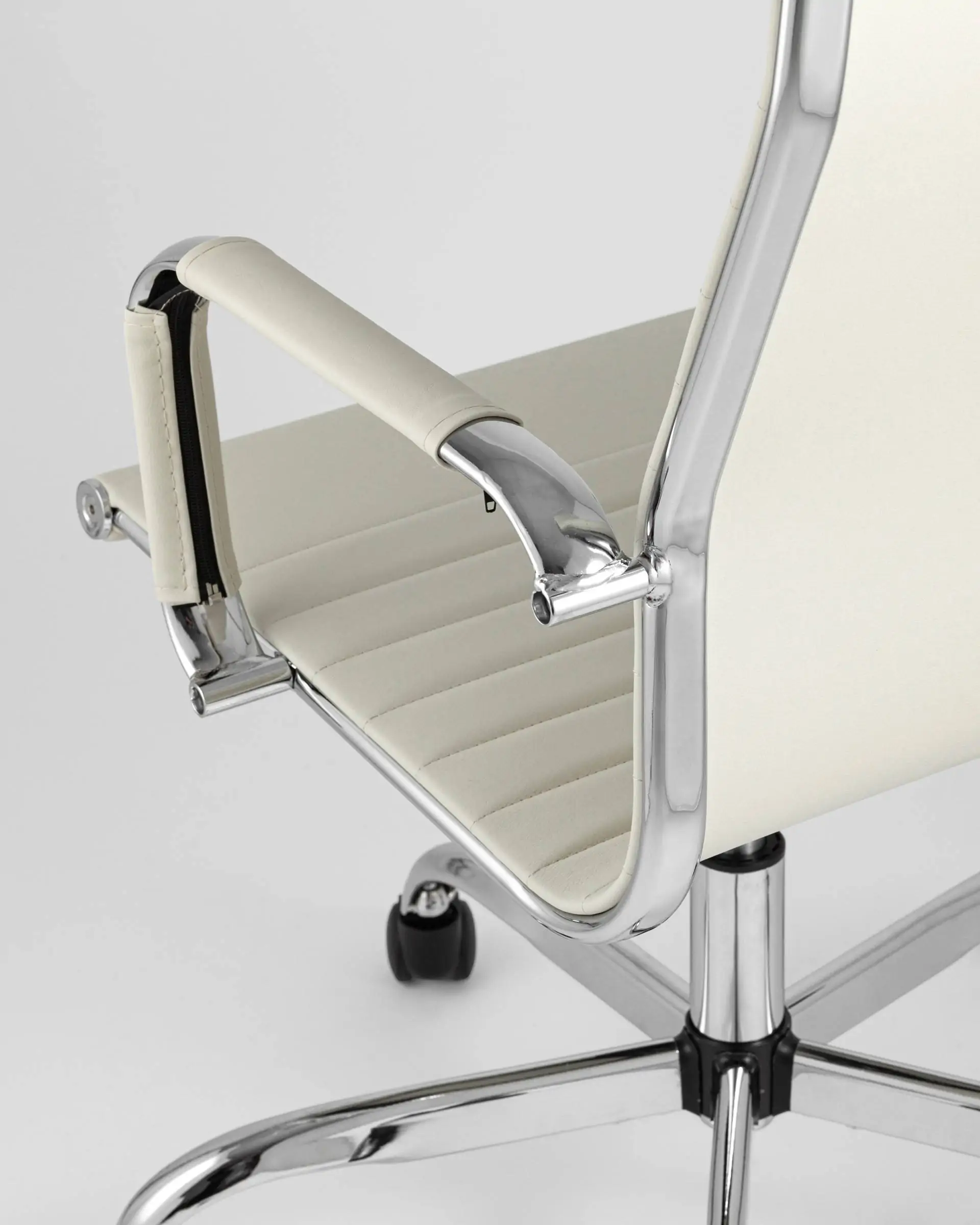 Кресло руководителя TopChairs City бежевое