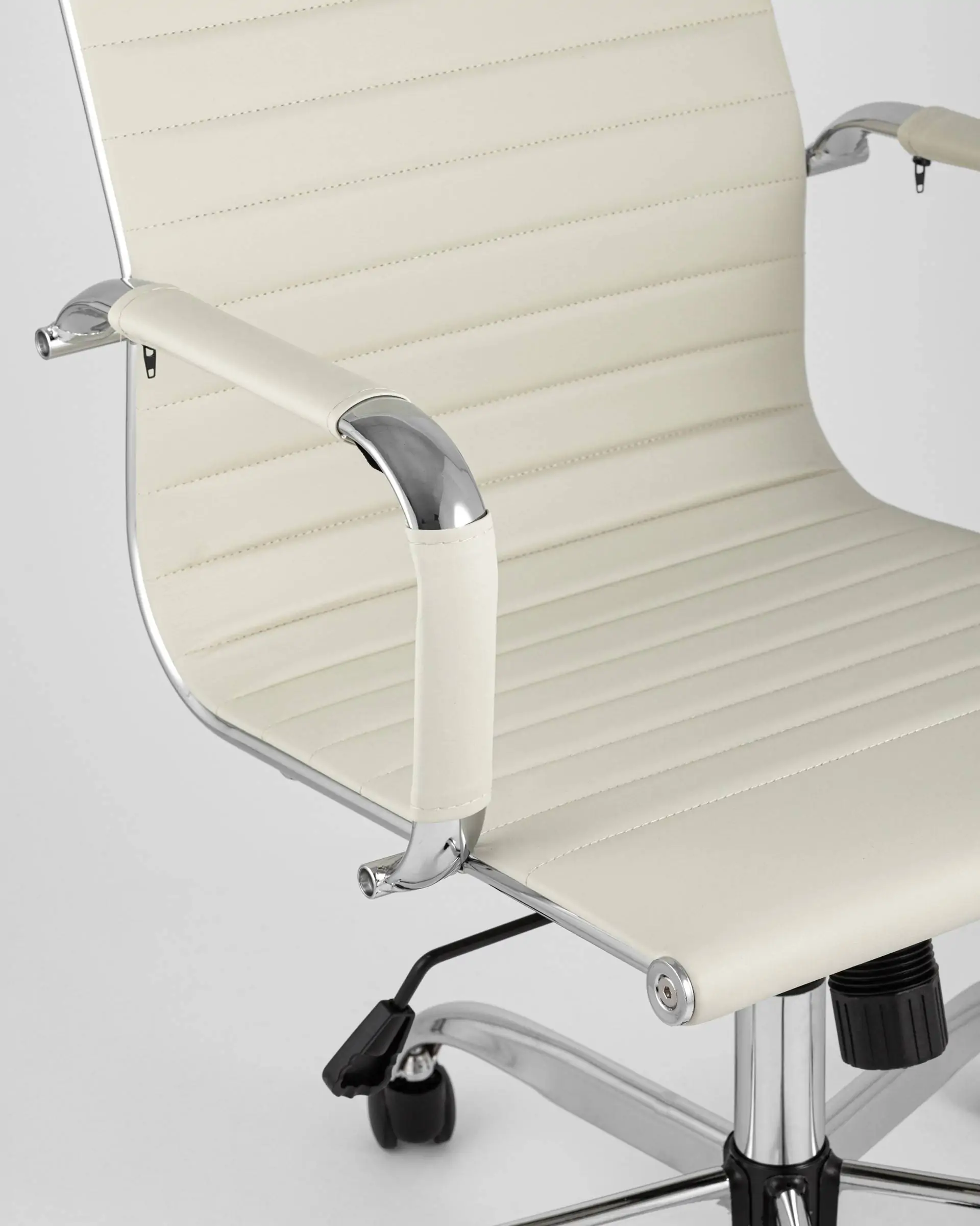 Кресло руководителя TopChairs City бежевое