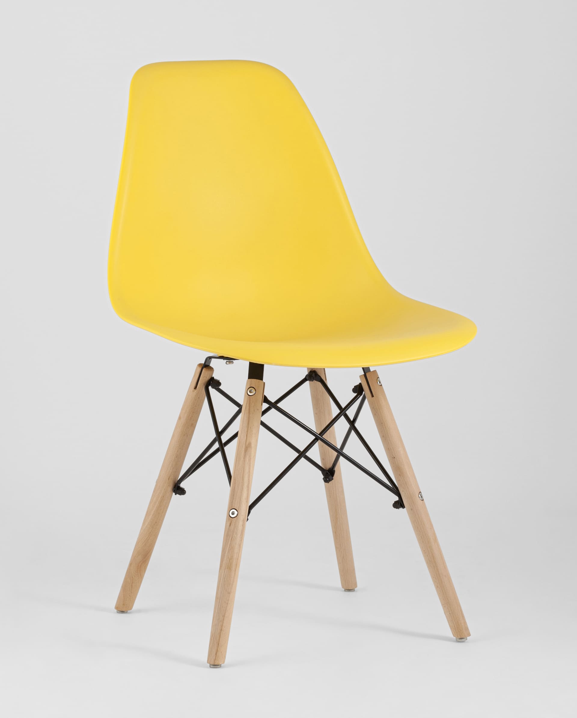 Желтый стул у детей