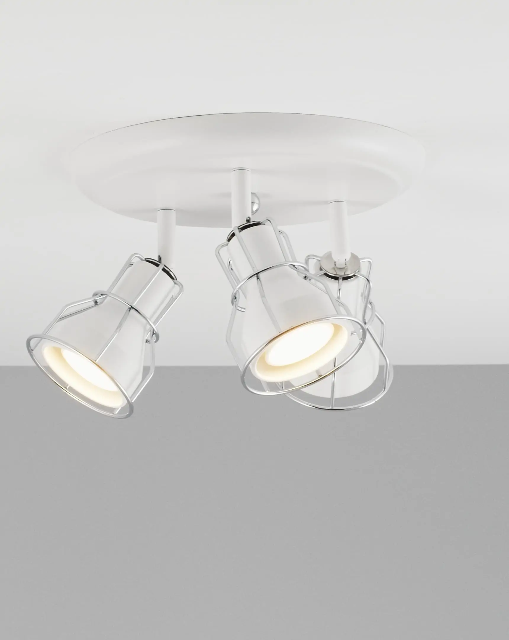 Спот Moderli V2703-3C Source