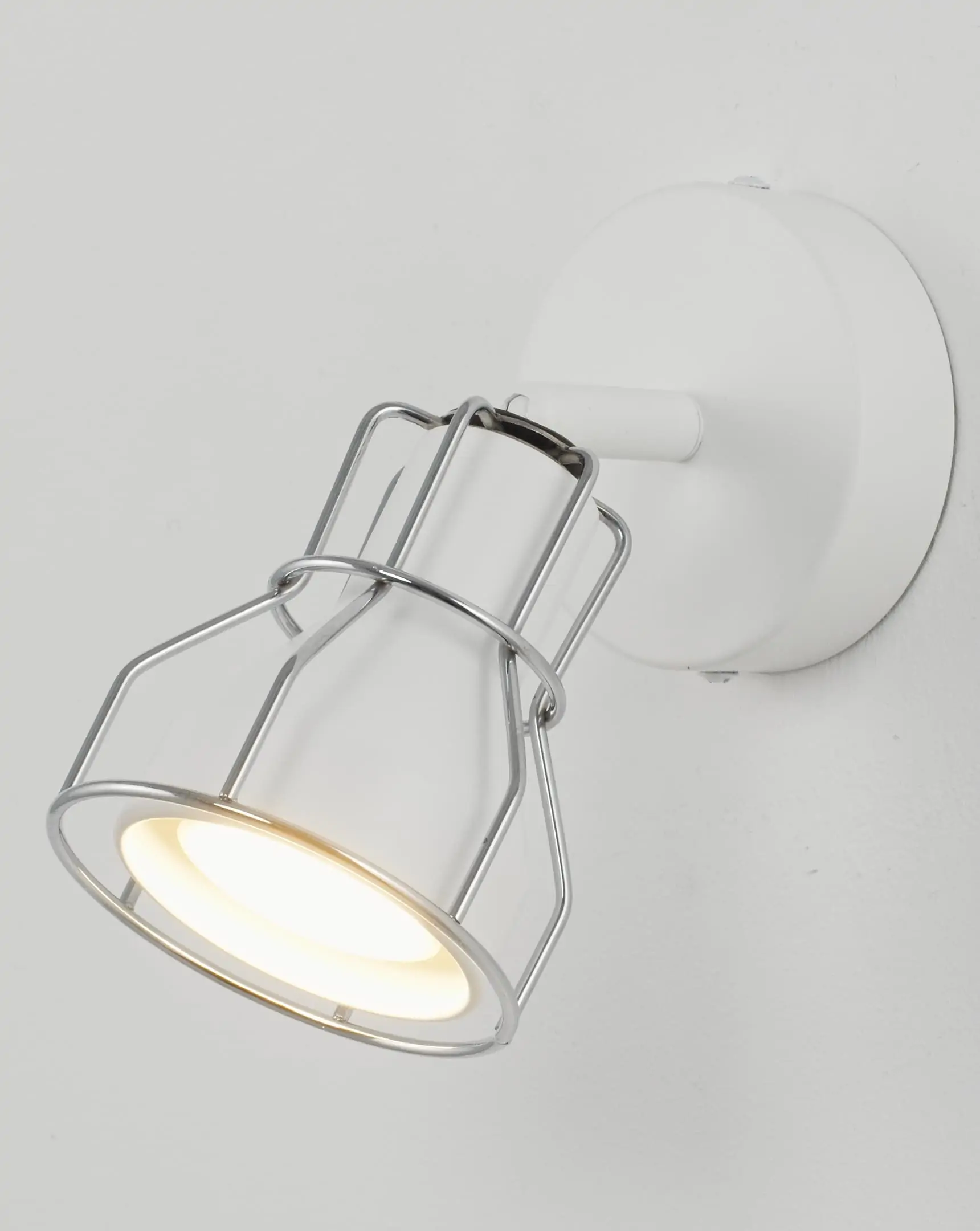Спот Moderli V2700-1W Source
