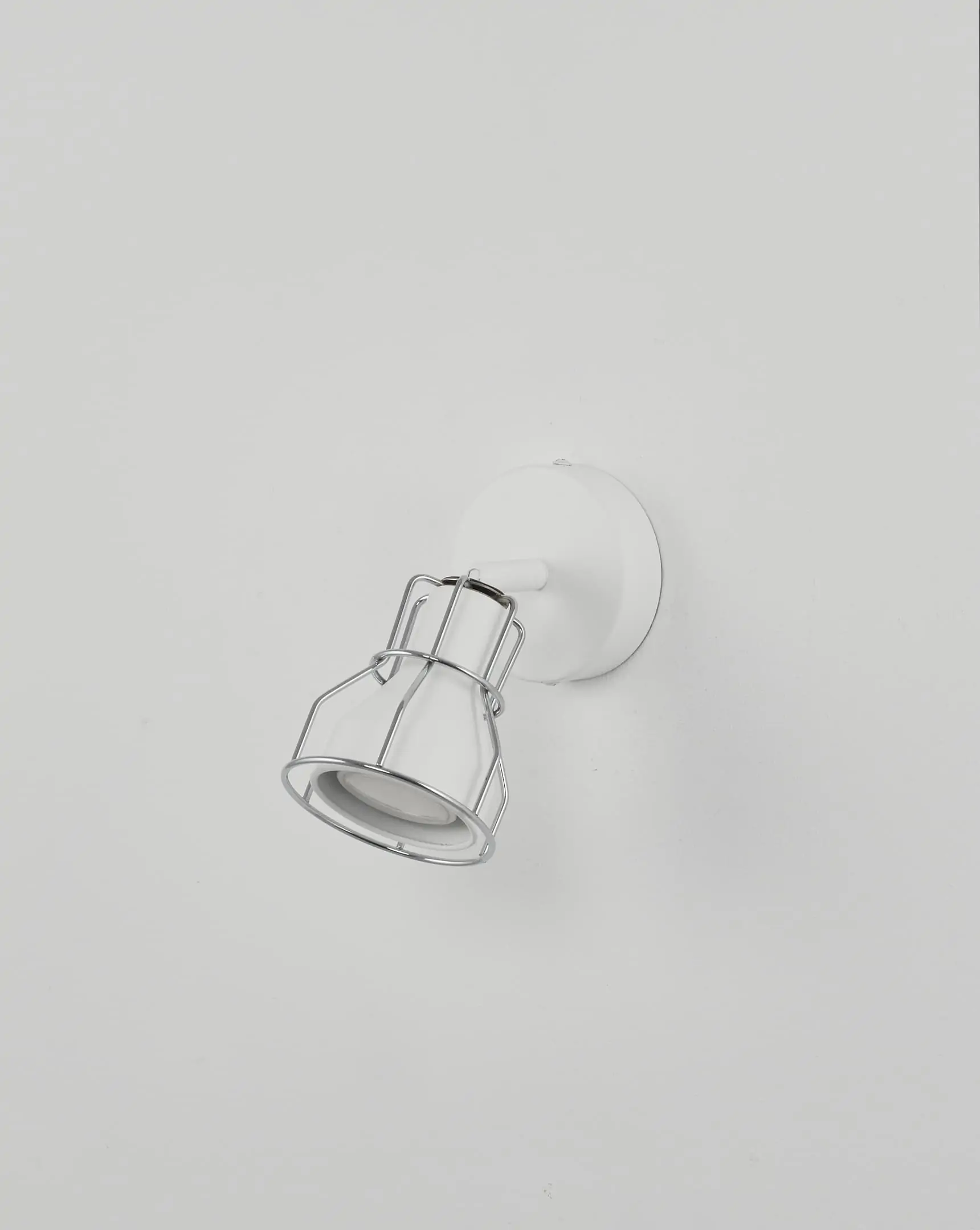 Спот Moderli V2700-1W Source