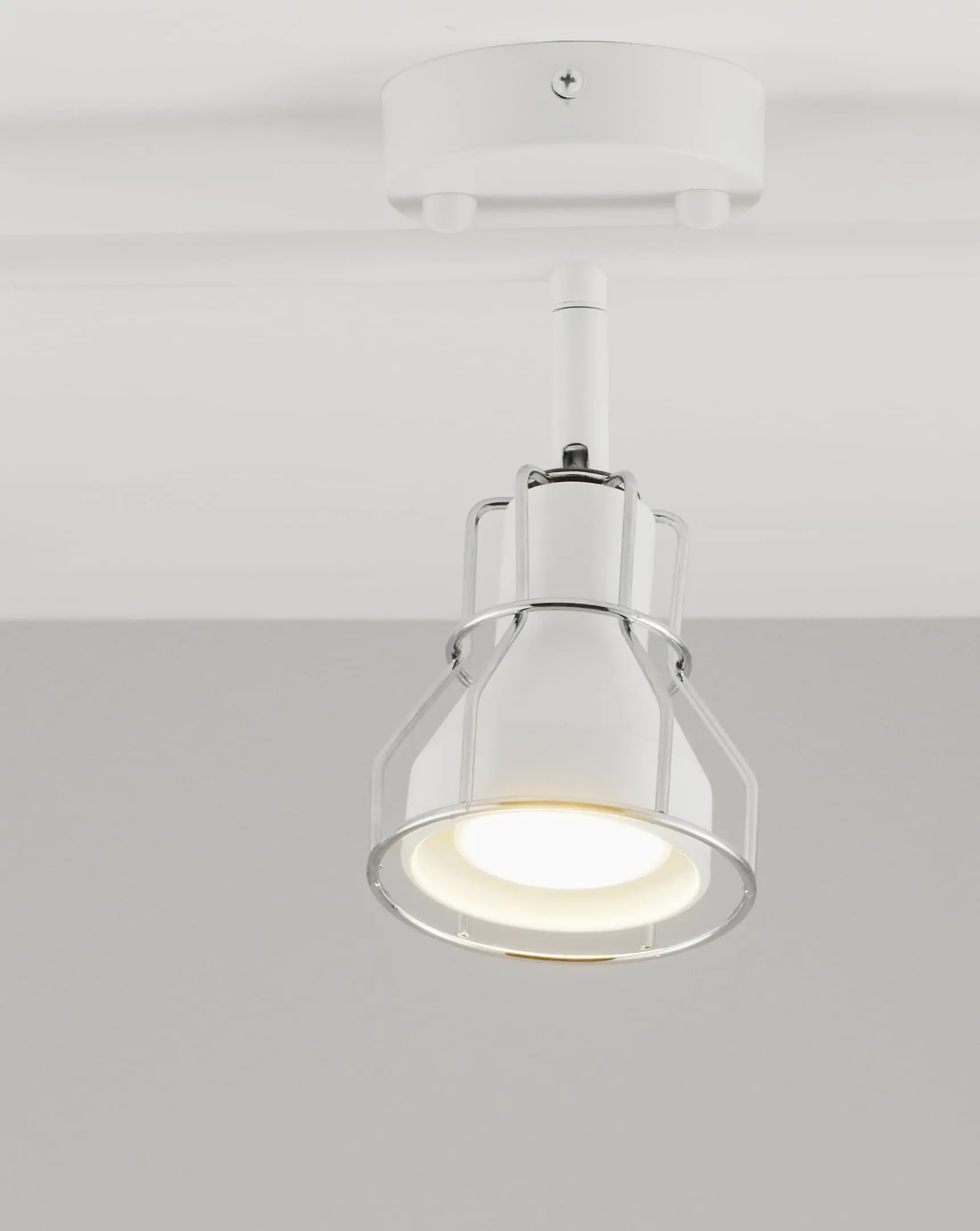 Спот Moderli V2702-3C Source