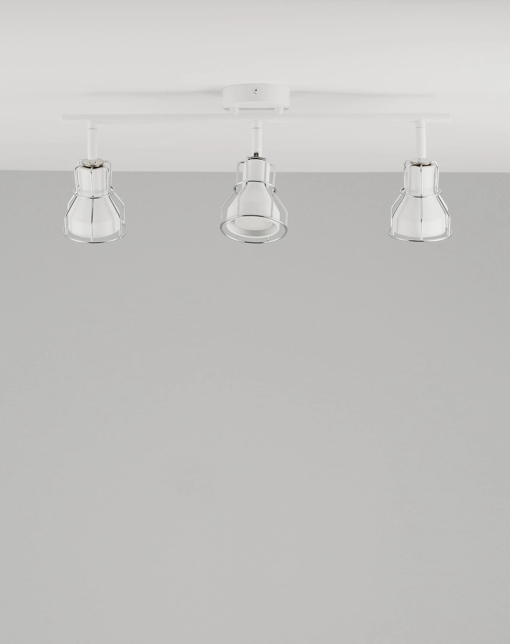 Спот Moderli V2702-3C Source