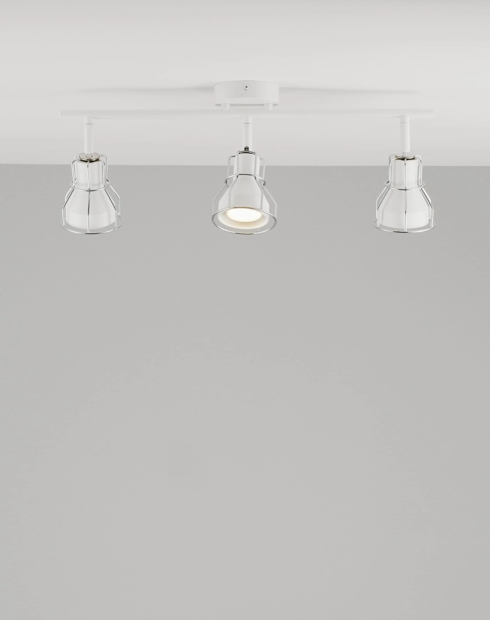 Спот Moderli V2702-3C Source
