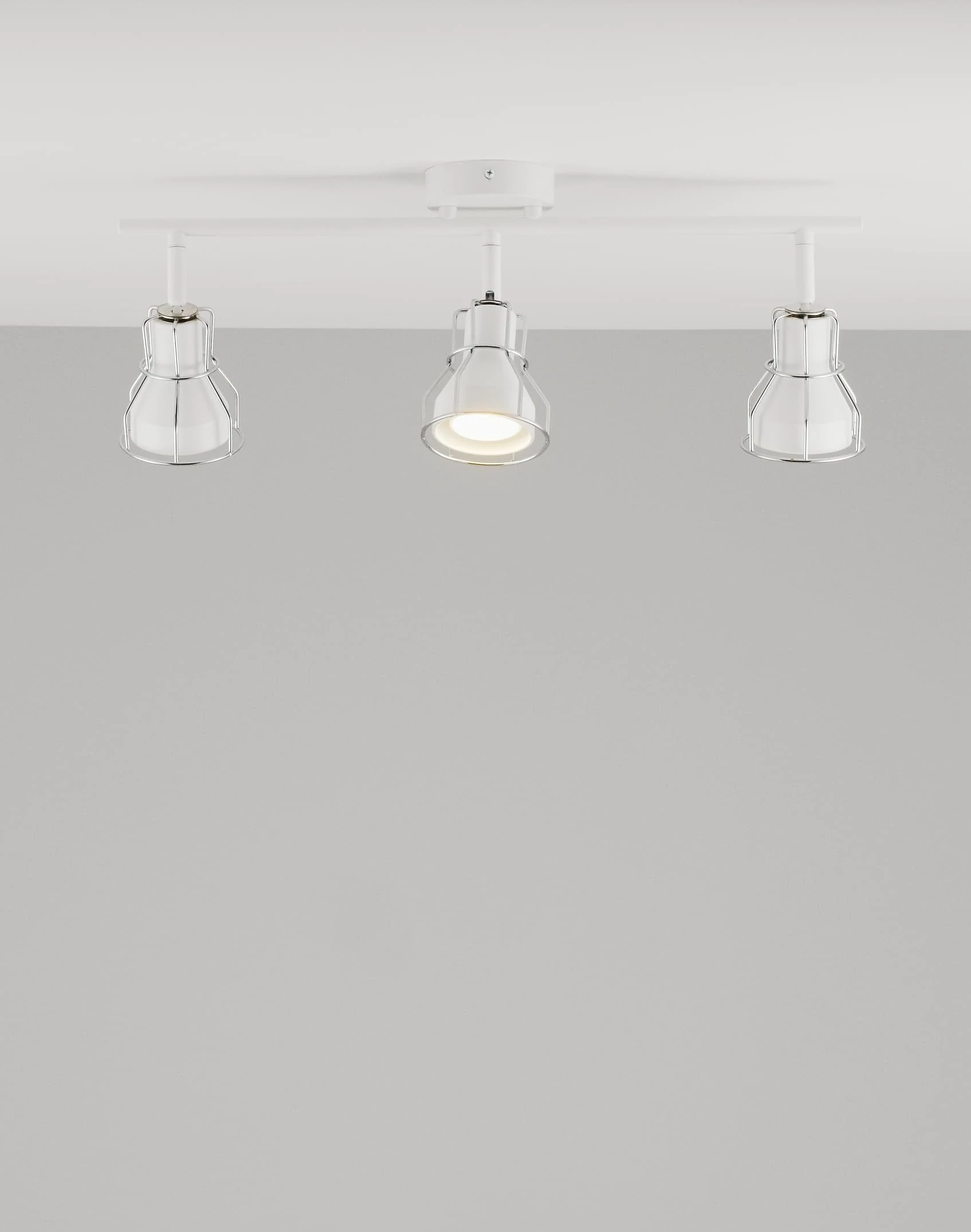 Спот Moderli V2702-3C Source