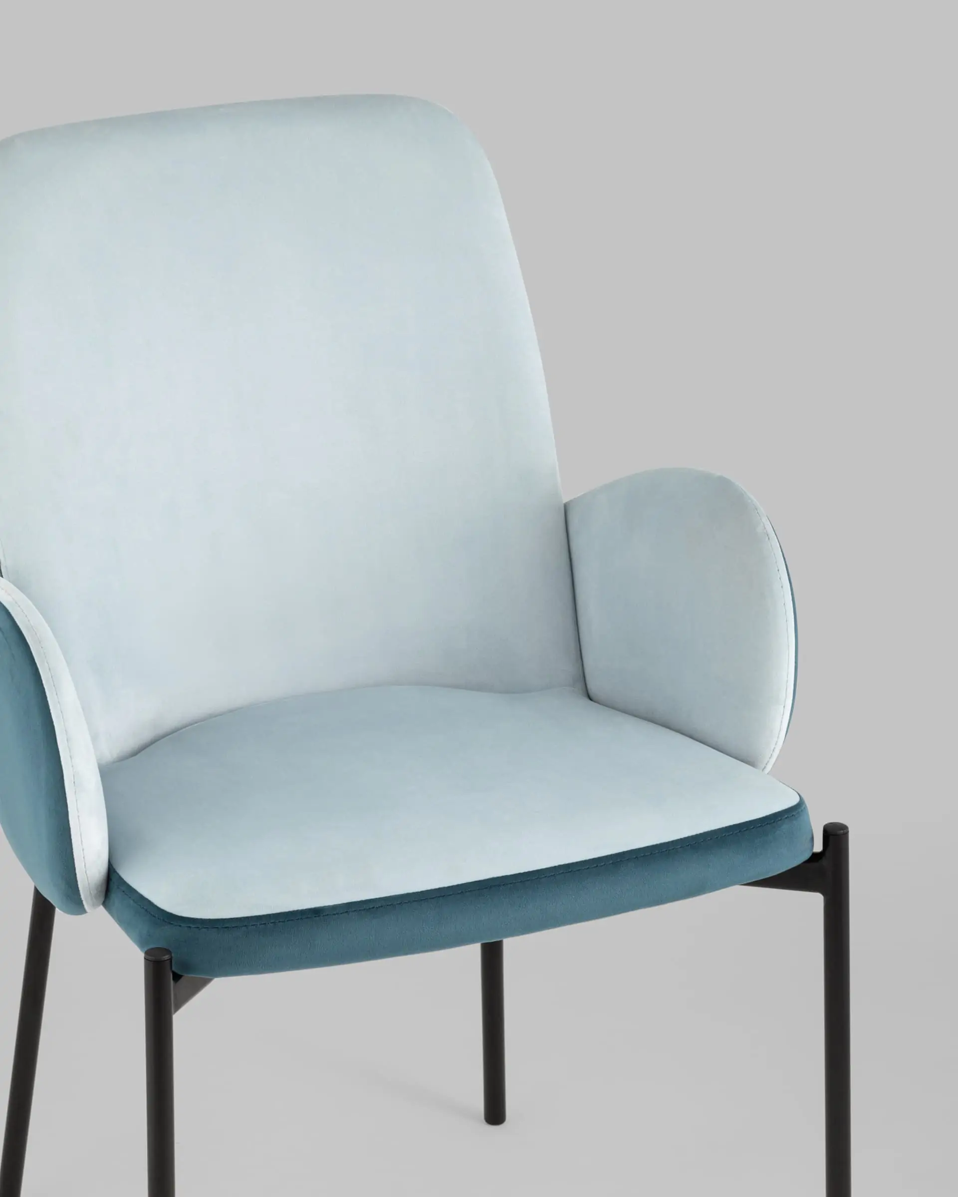 Стул Дивора велюр светло-голубой с синей спинкой