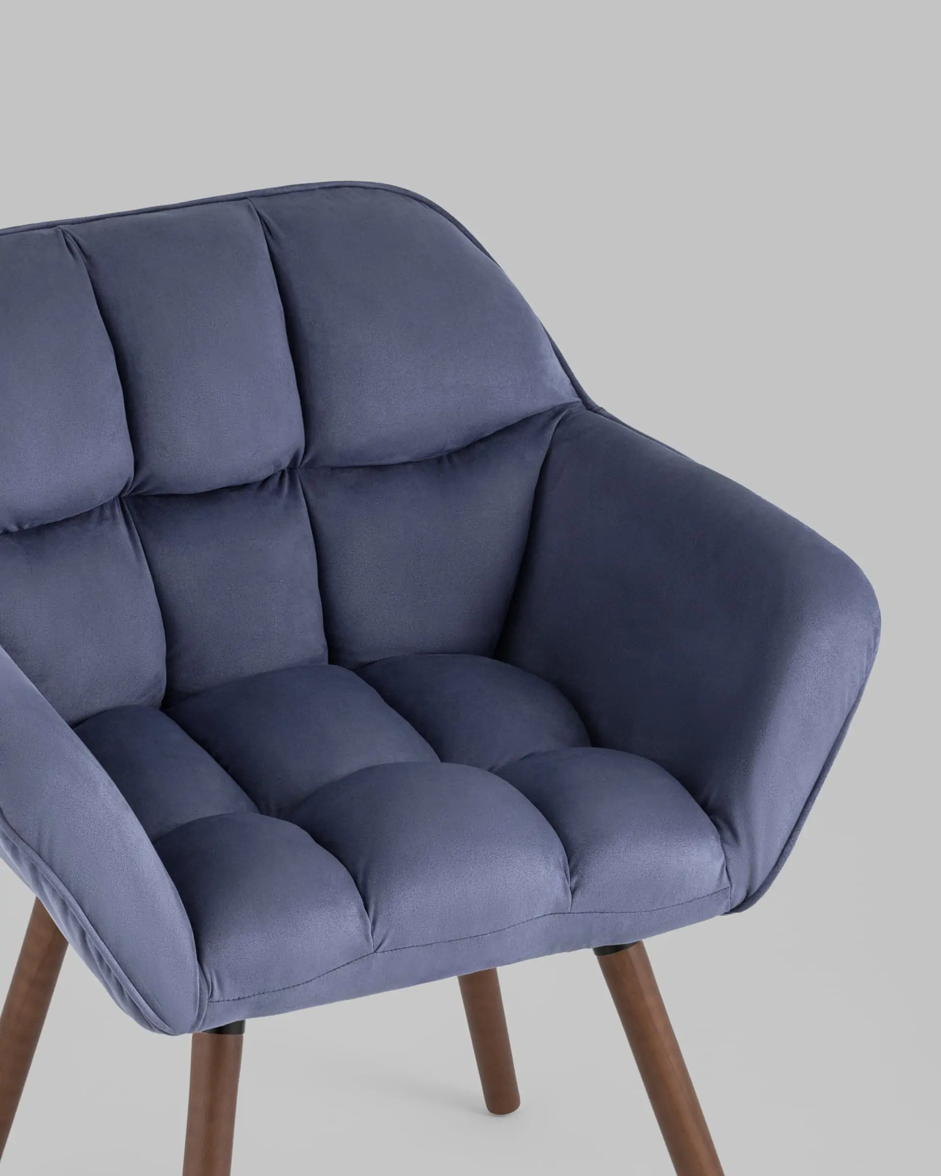 Кресло Брайан синий на деревянных ножках