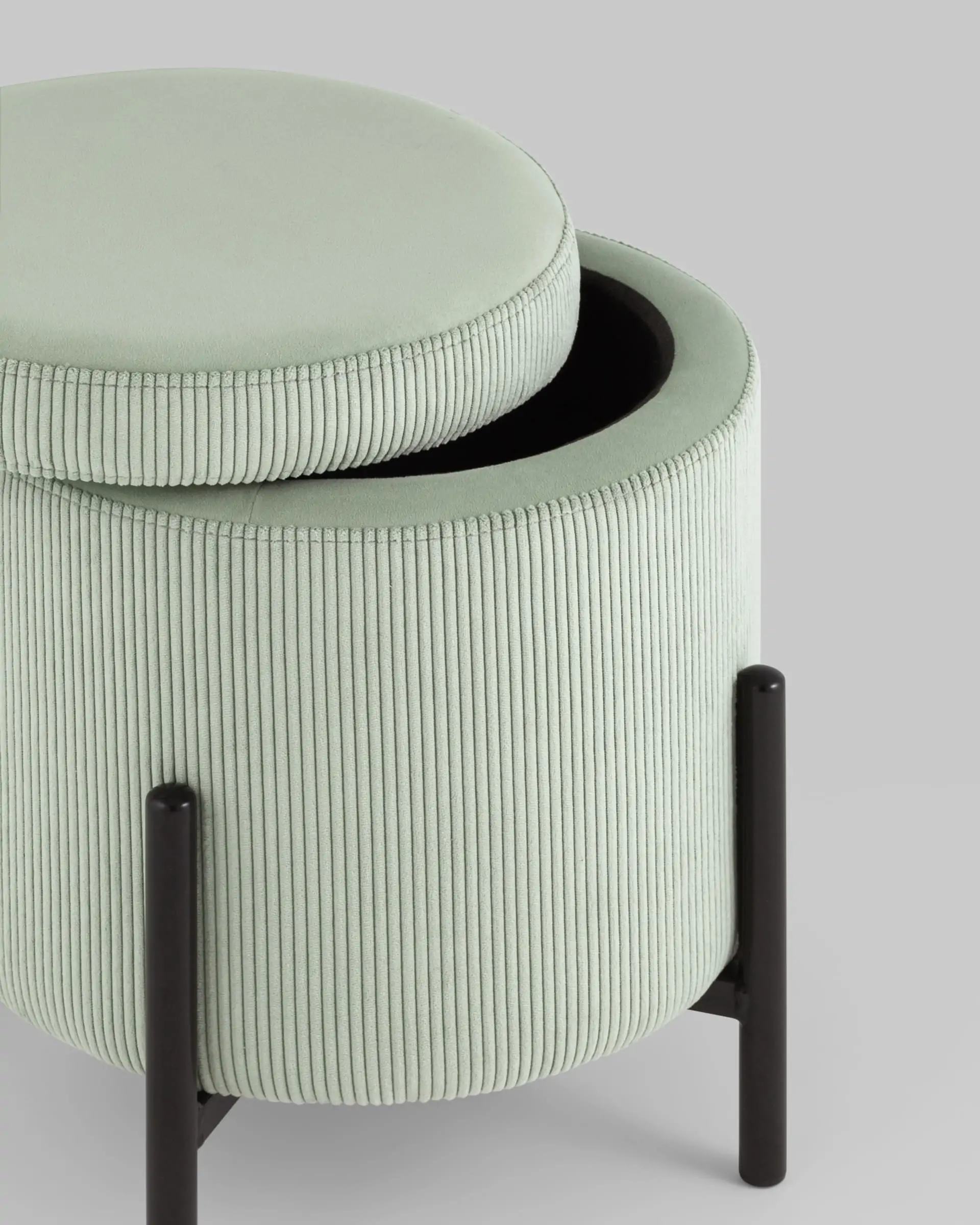 Пуф Дали с ящиком велюр бледно-зелёный на черных ножках