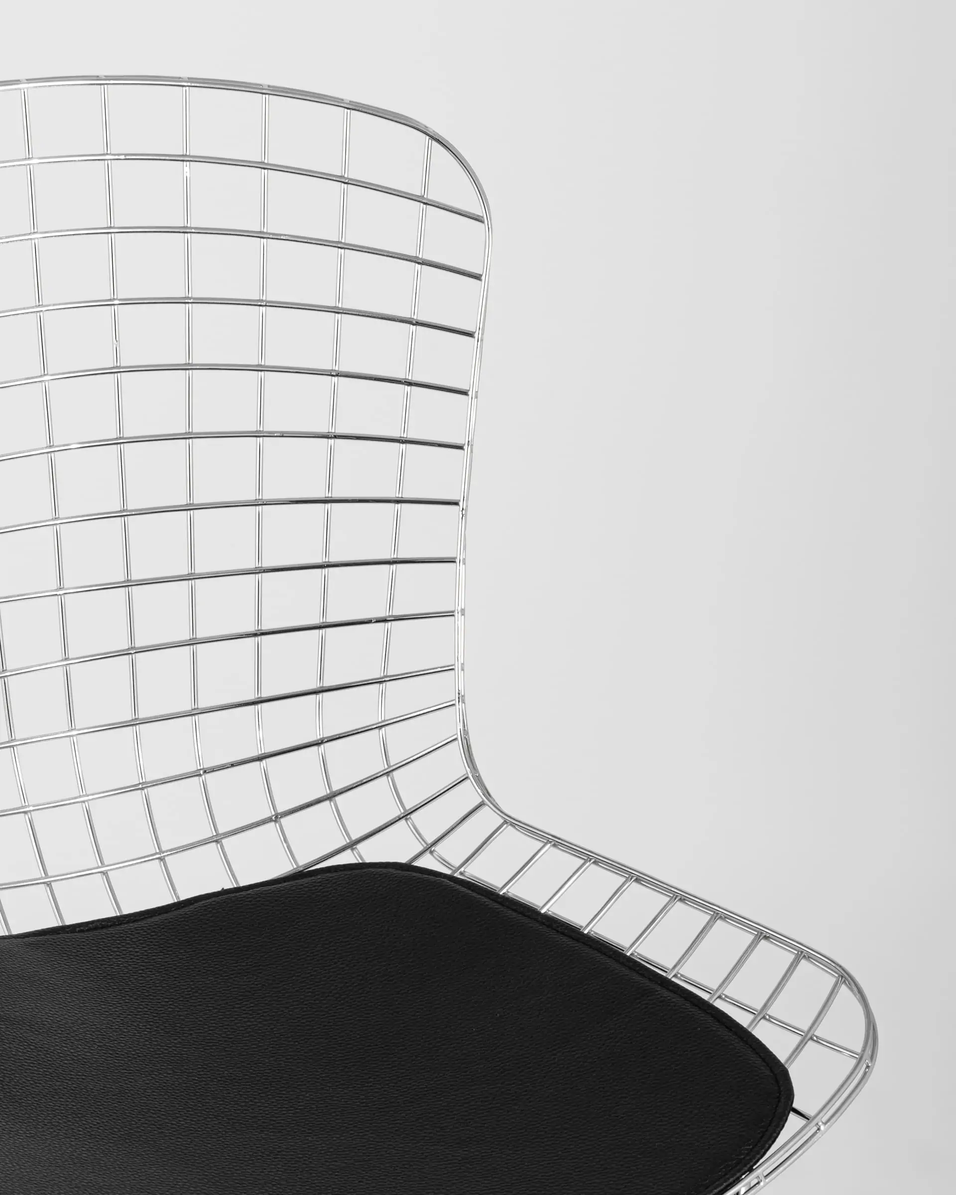 Стул обеденный Bertoia хромированный с черной подушкой 2 шт