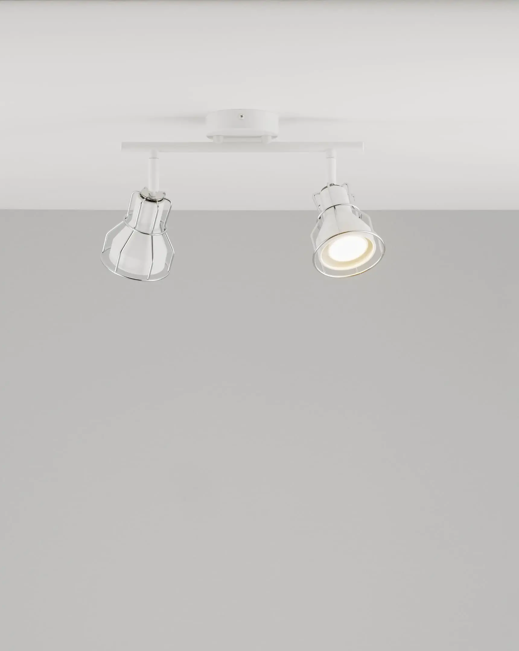 Спот Moderli V2701-2C Source