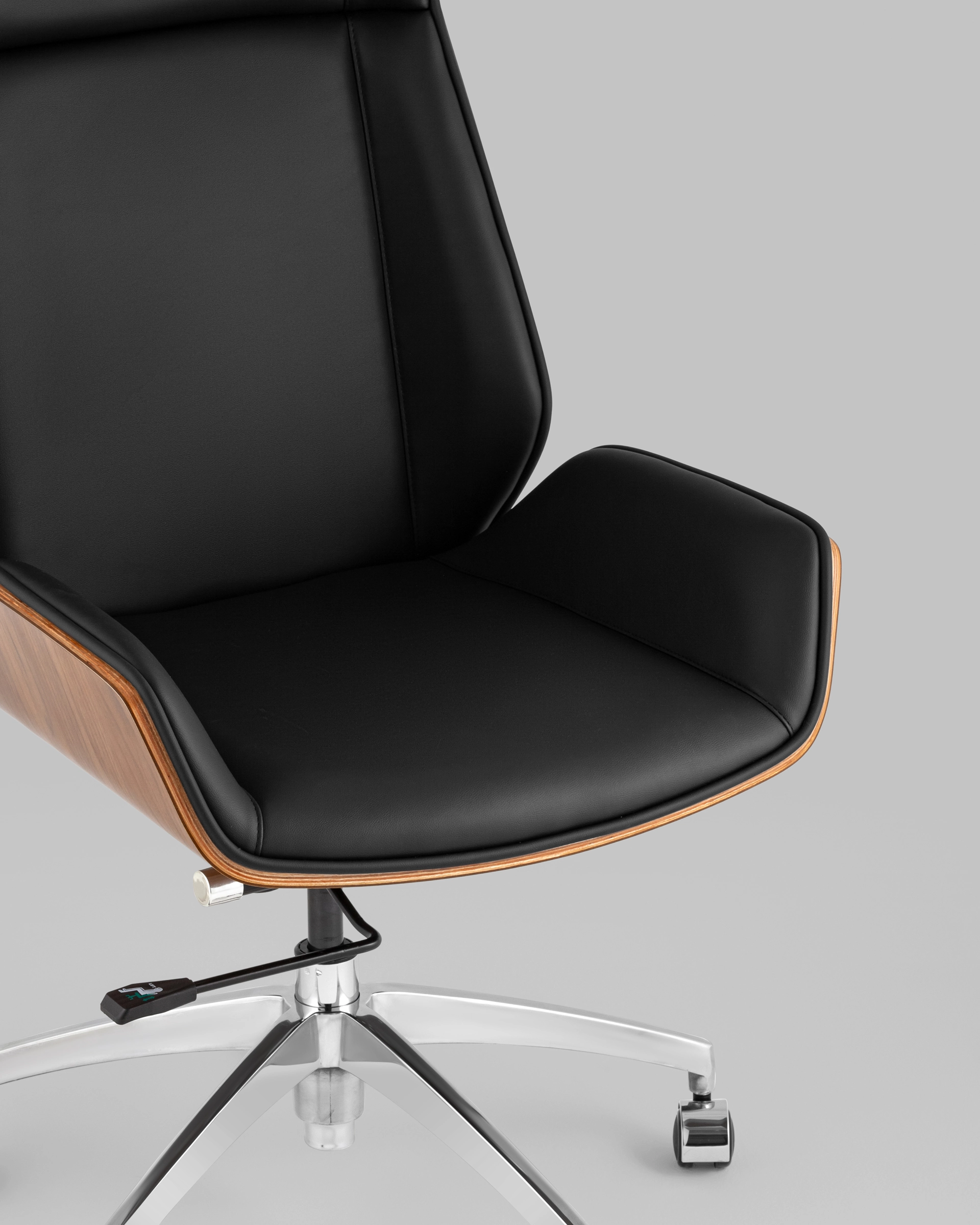 Кресло руководителя TopChairs Crown SN черный