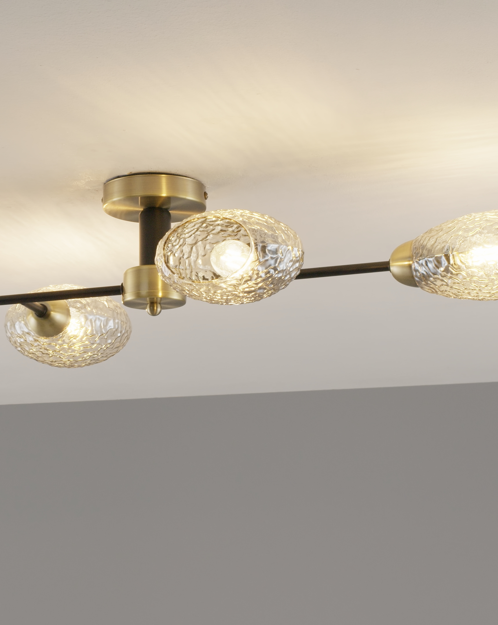Люстра потолочная Moderli V10814-4C Lively