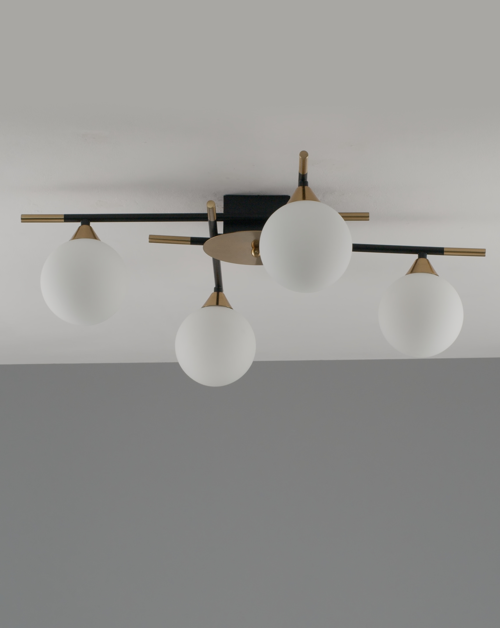 Светильник потолочный Moderli V10835-4C Molecule