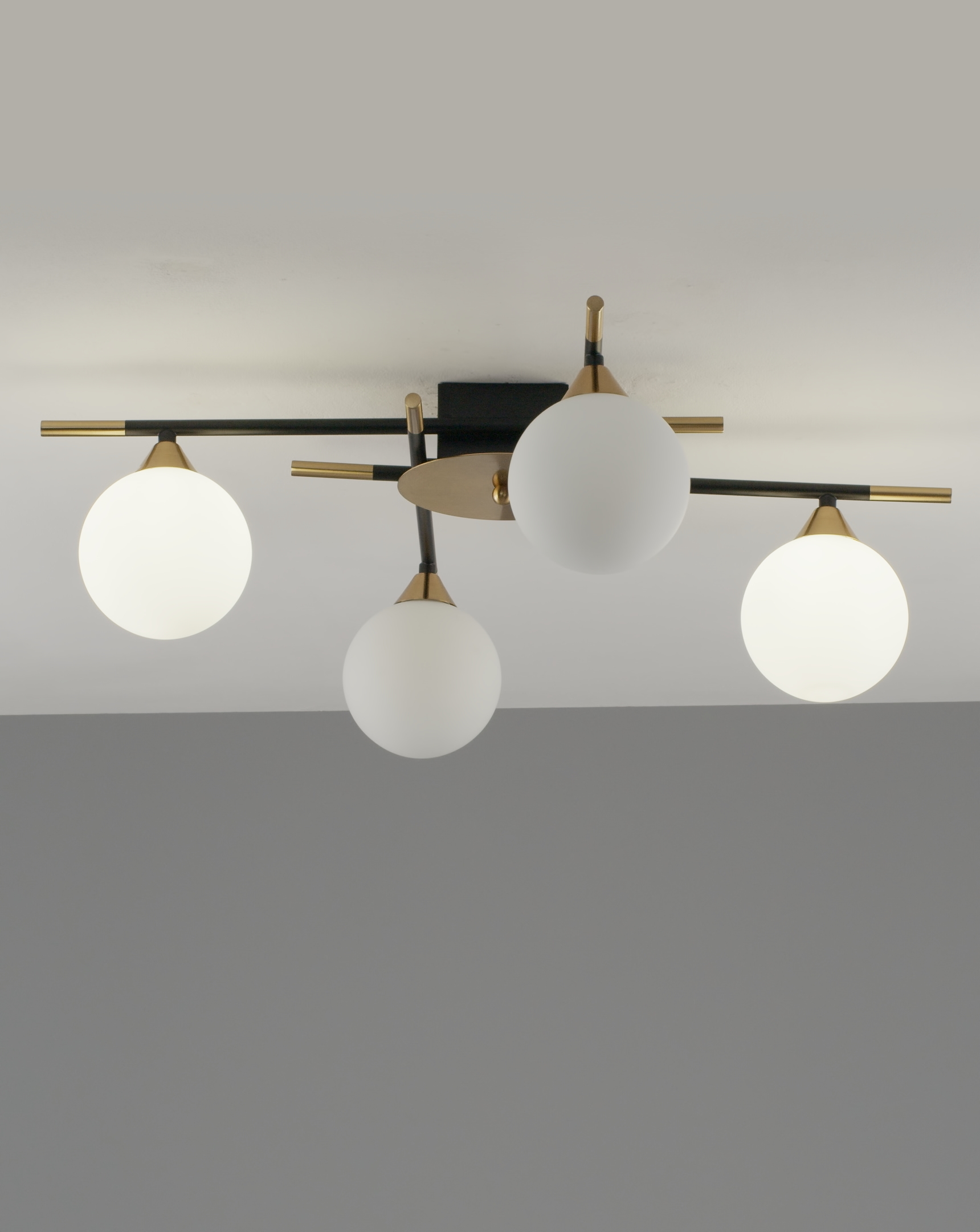 Светильник потолочный Moderli V10835-4C Molecule
