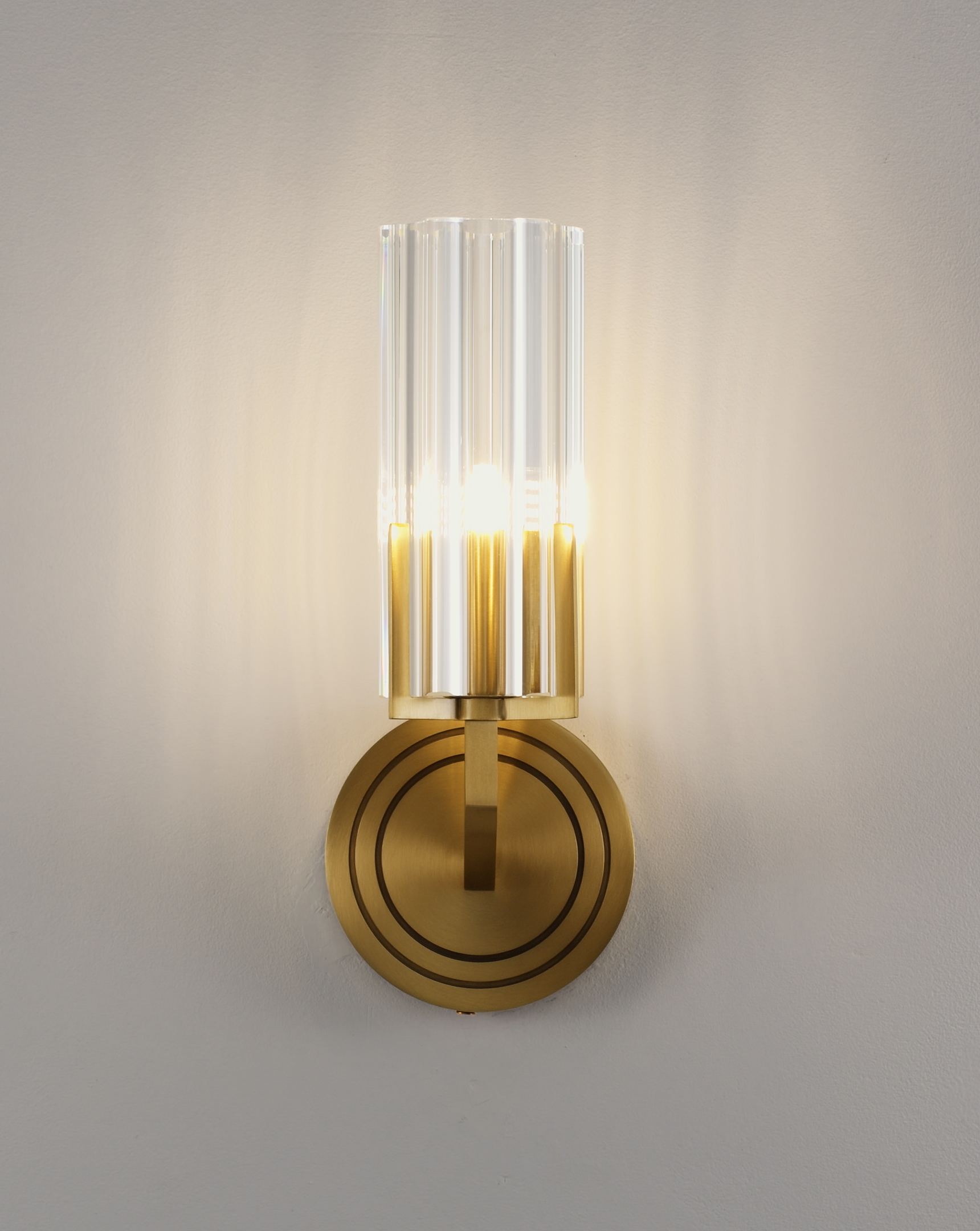 Светильник настенный Moderli V11015-1W Brass