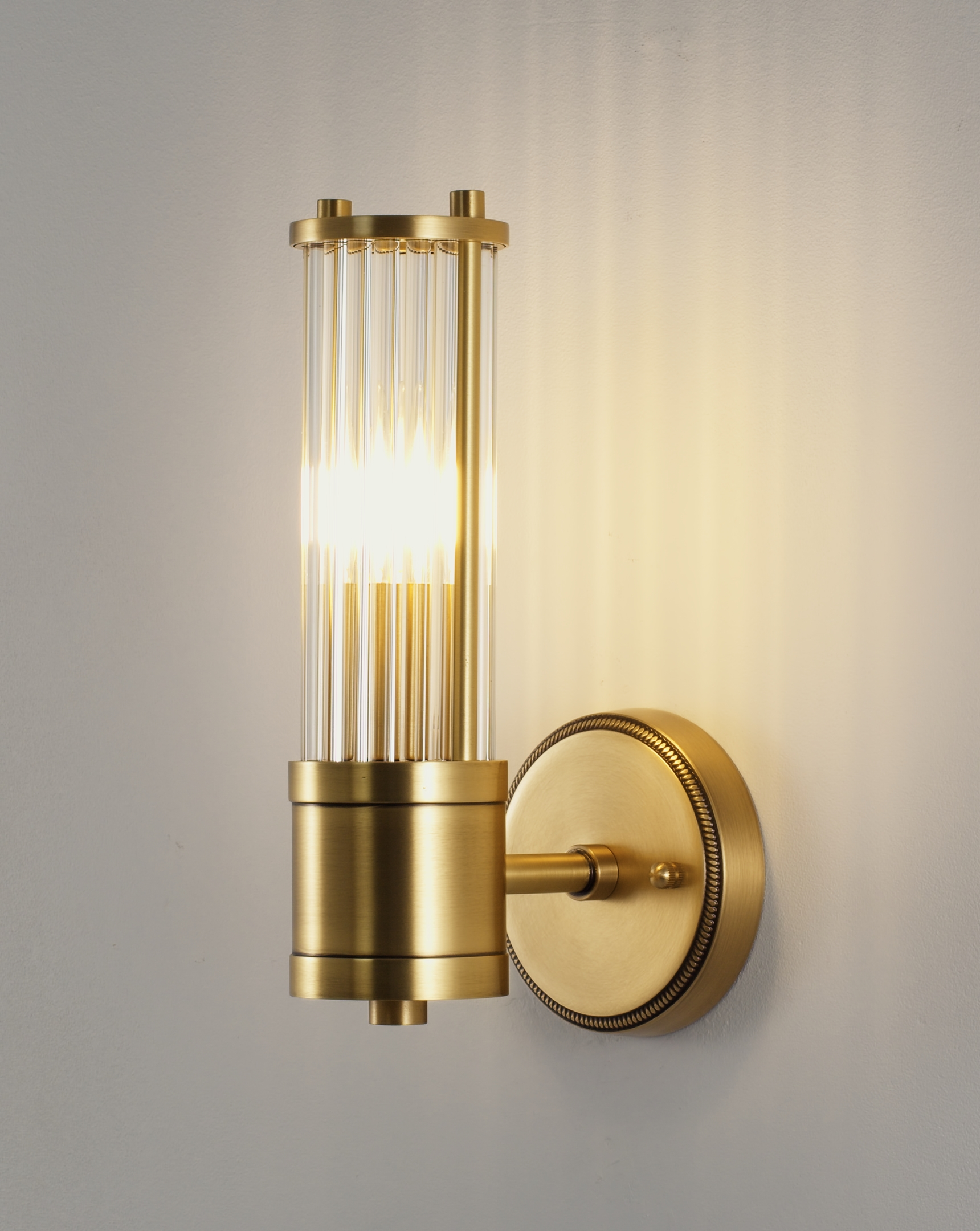 Светильник настенный Moderli V11020-1W Brass