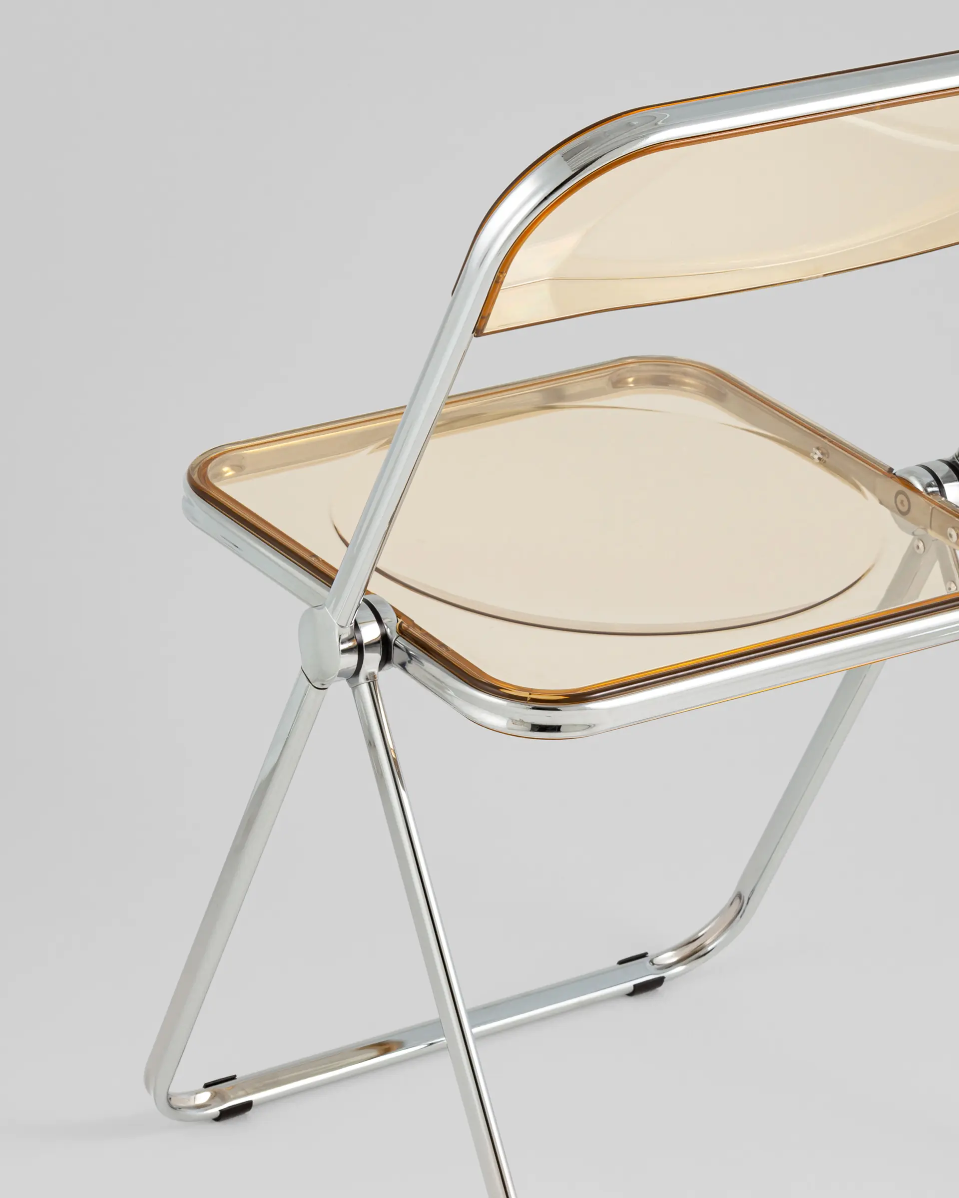 Стул Fold Amber складной янтарный прозрачный пластиковый