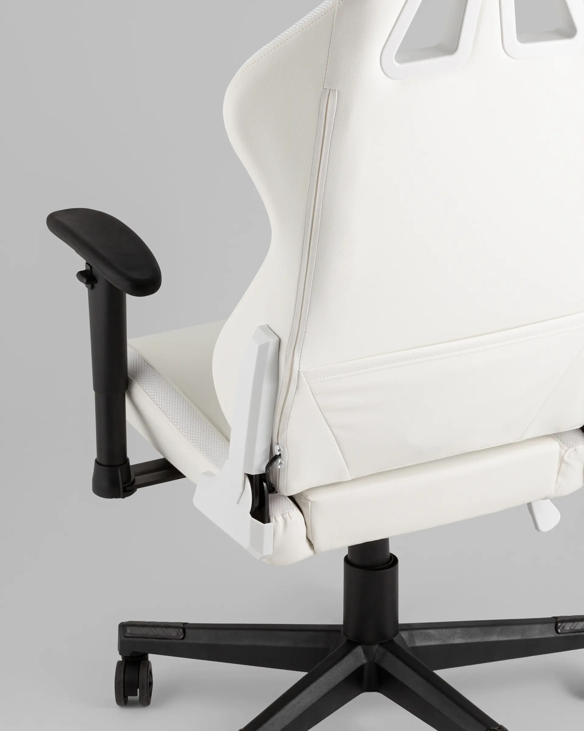 Кресло спортивное с подсветкой TopChairs GMM-080 белый на черной базе