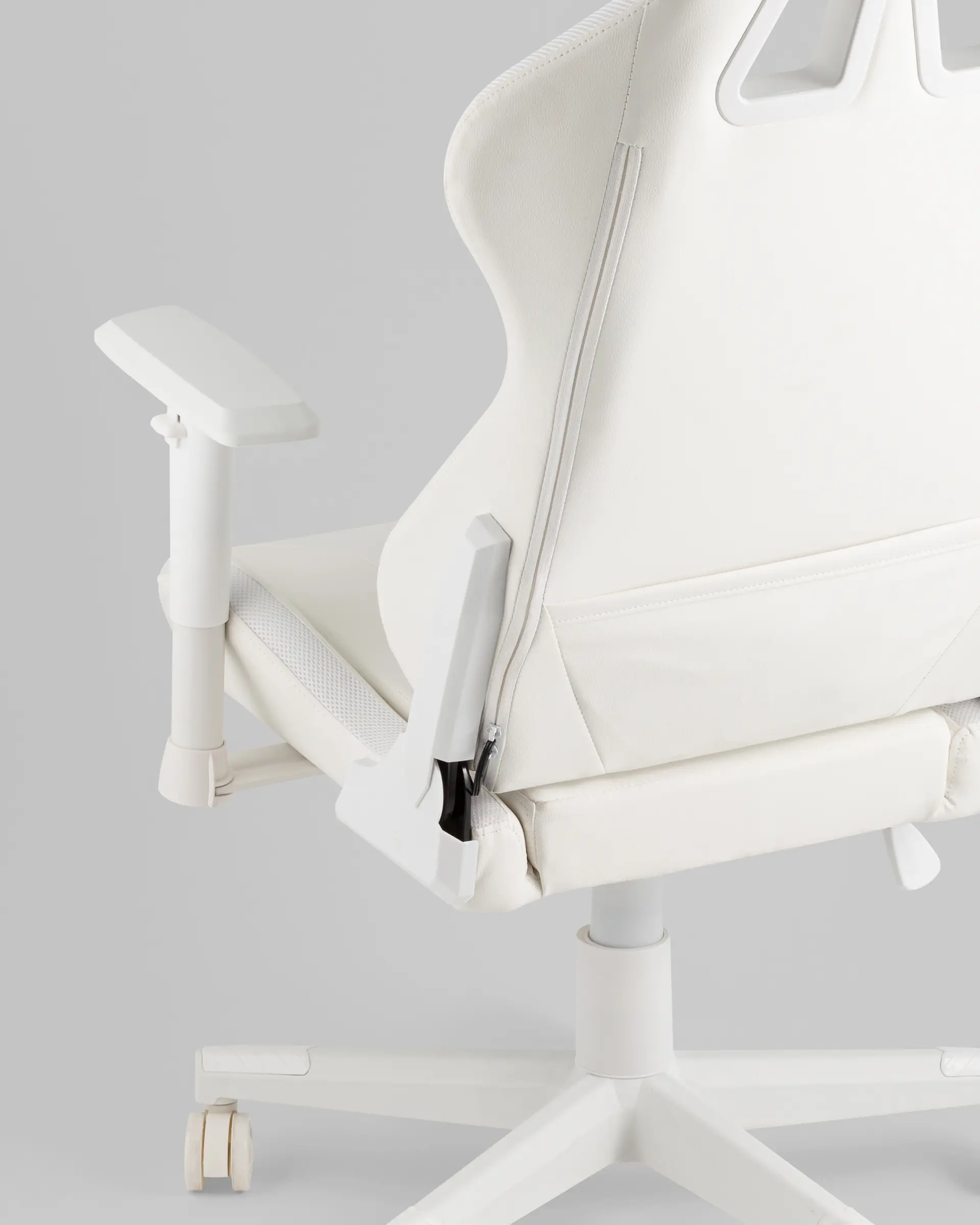 Кресло спортивное с подсветкой TopChairs GMM-080 белый