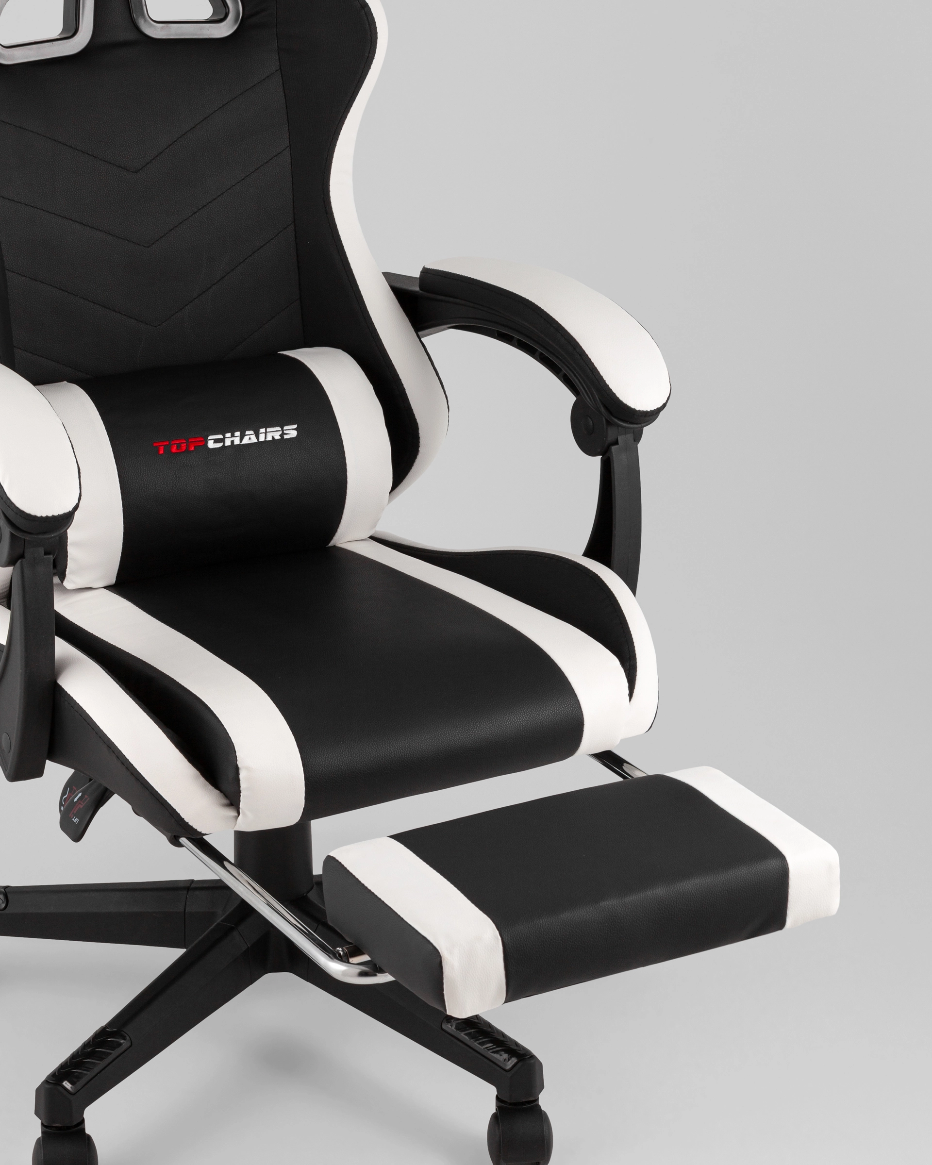 Кресло спортивное TopChairs Prophet с оттоманкой черно-белый