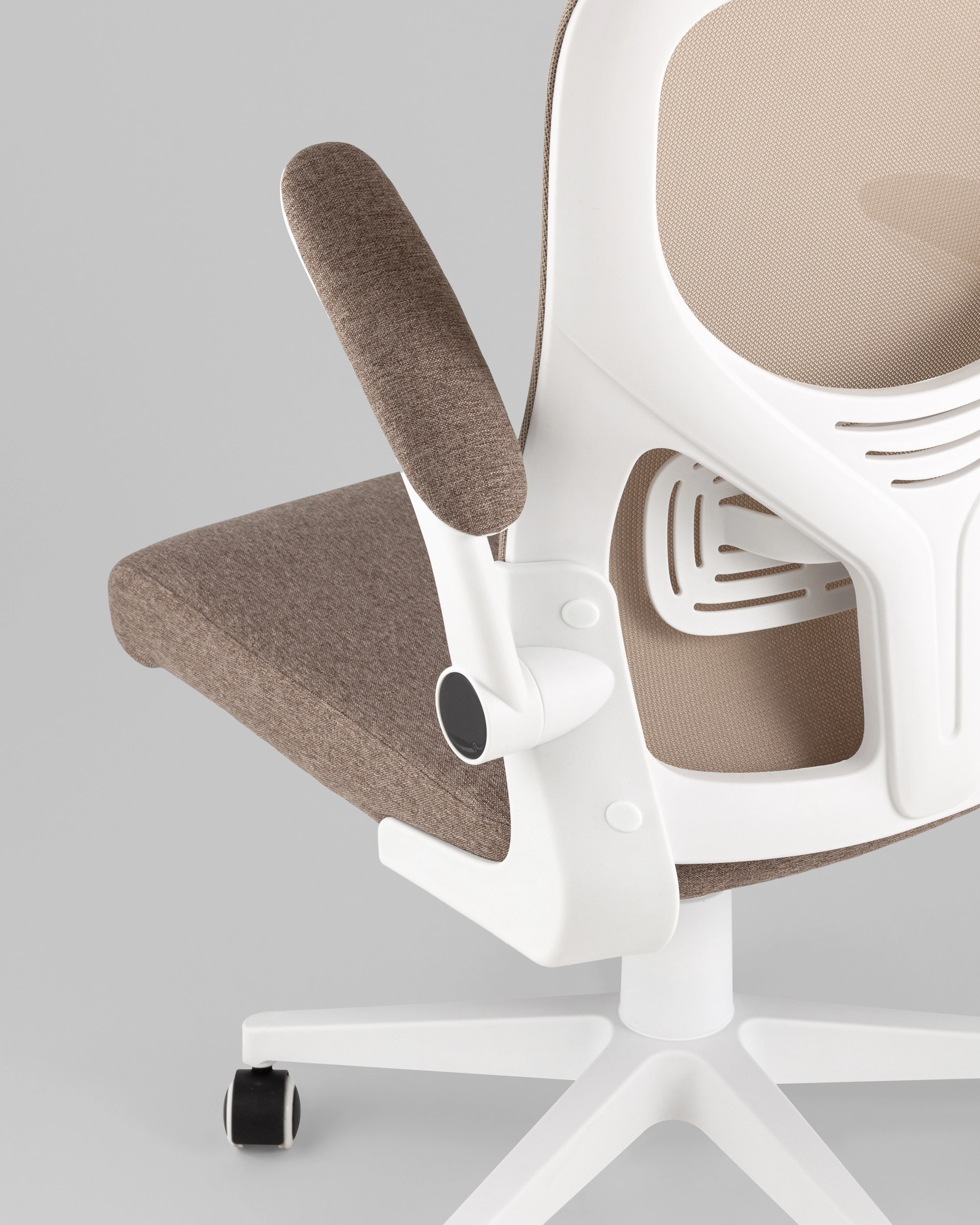 Кресло офисное TopChairs Airone бежевый ткань
