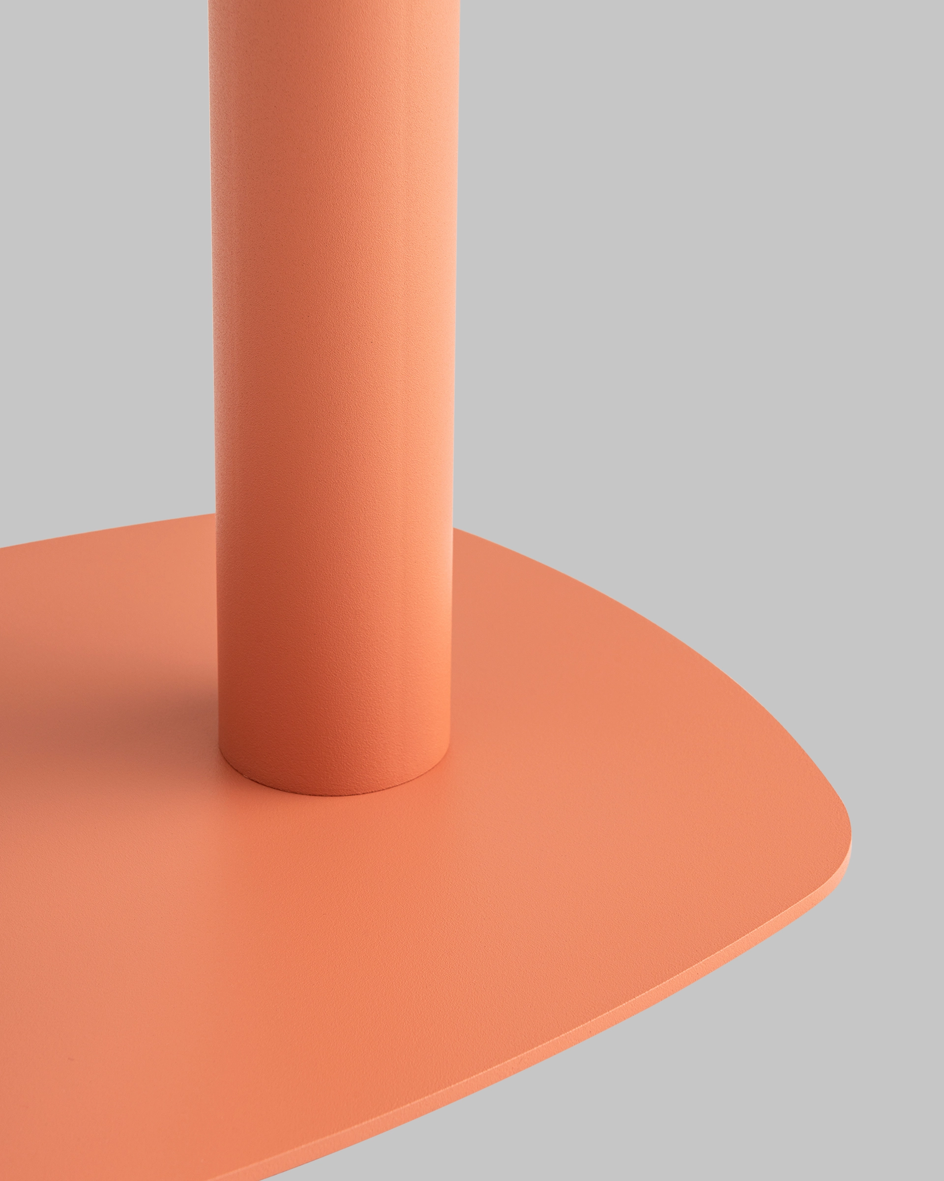 Журнальный столик Eanna S металл коралловый