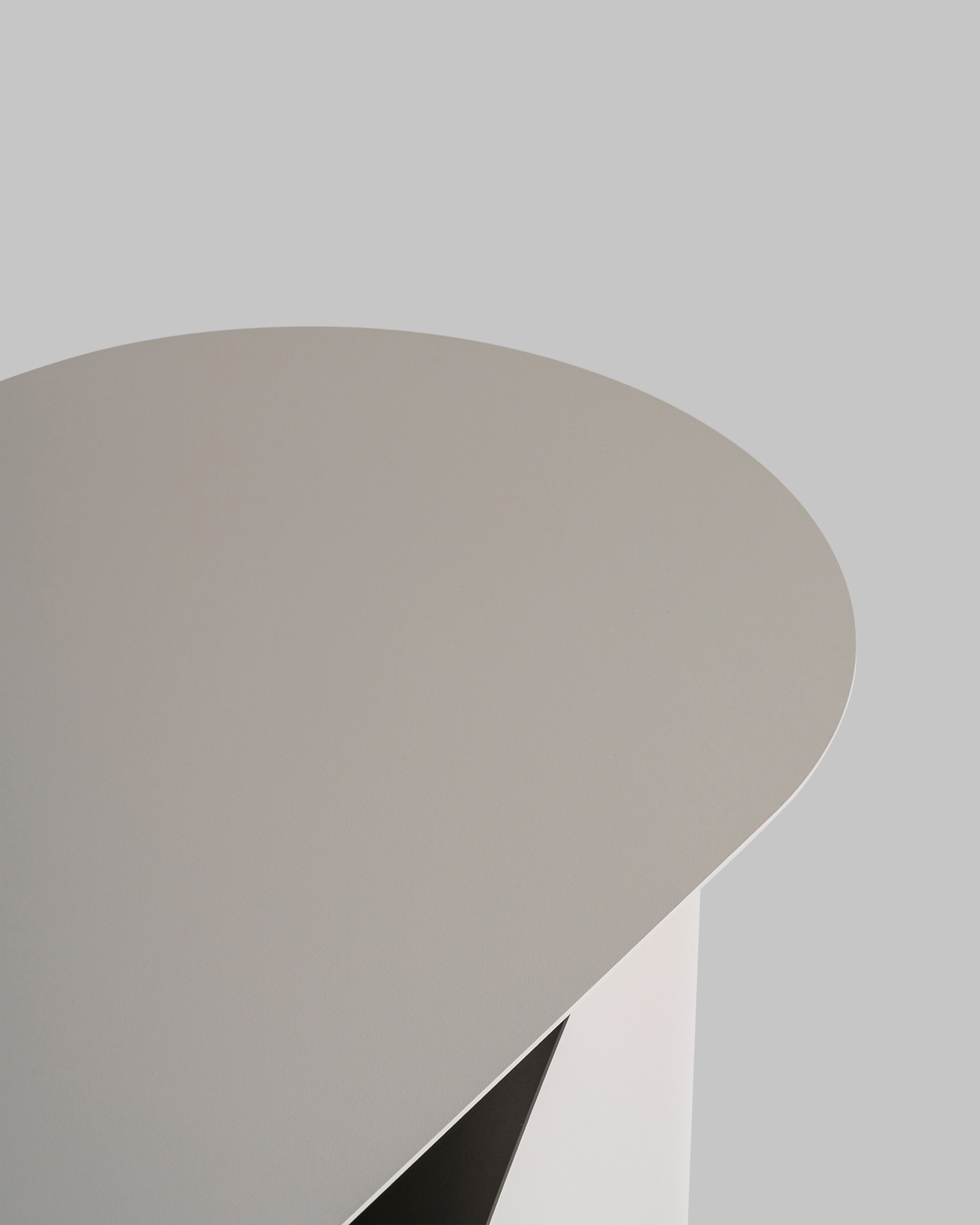 Журнальный столик Yvaine металл серый