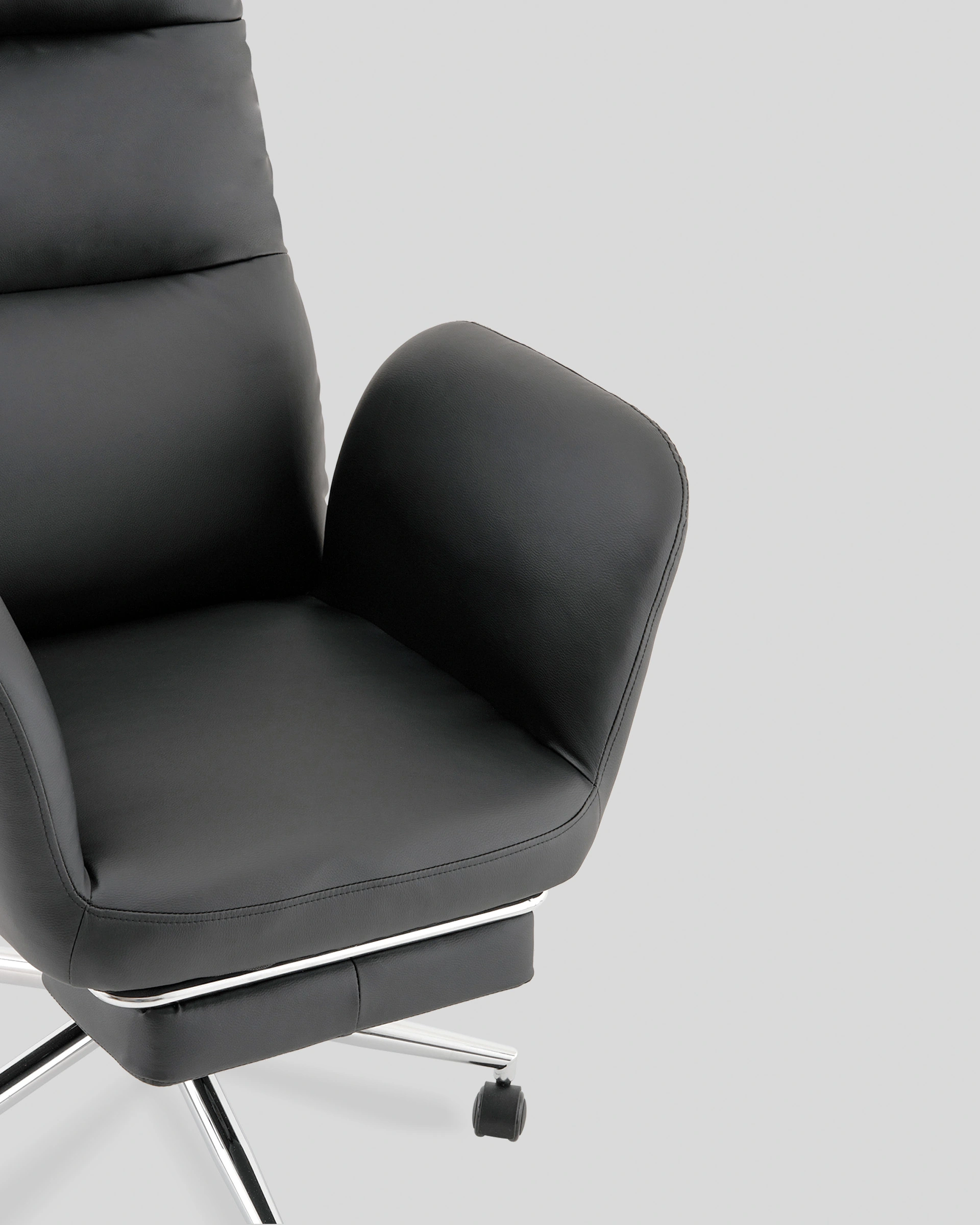 Кресло руководителя TopChairs Solid с оттоманкой черный