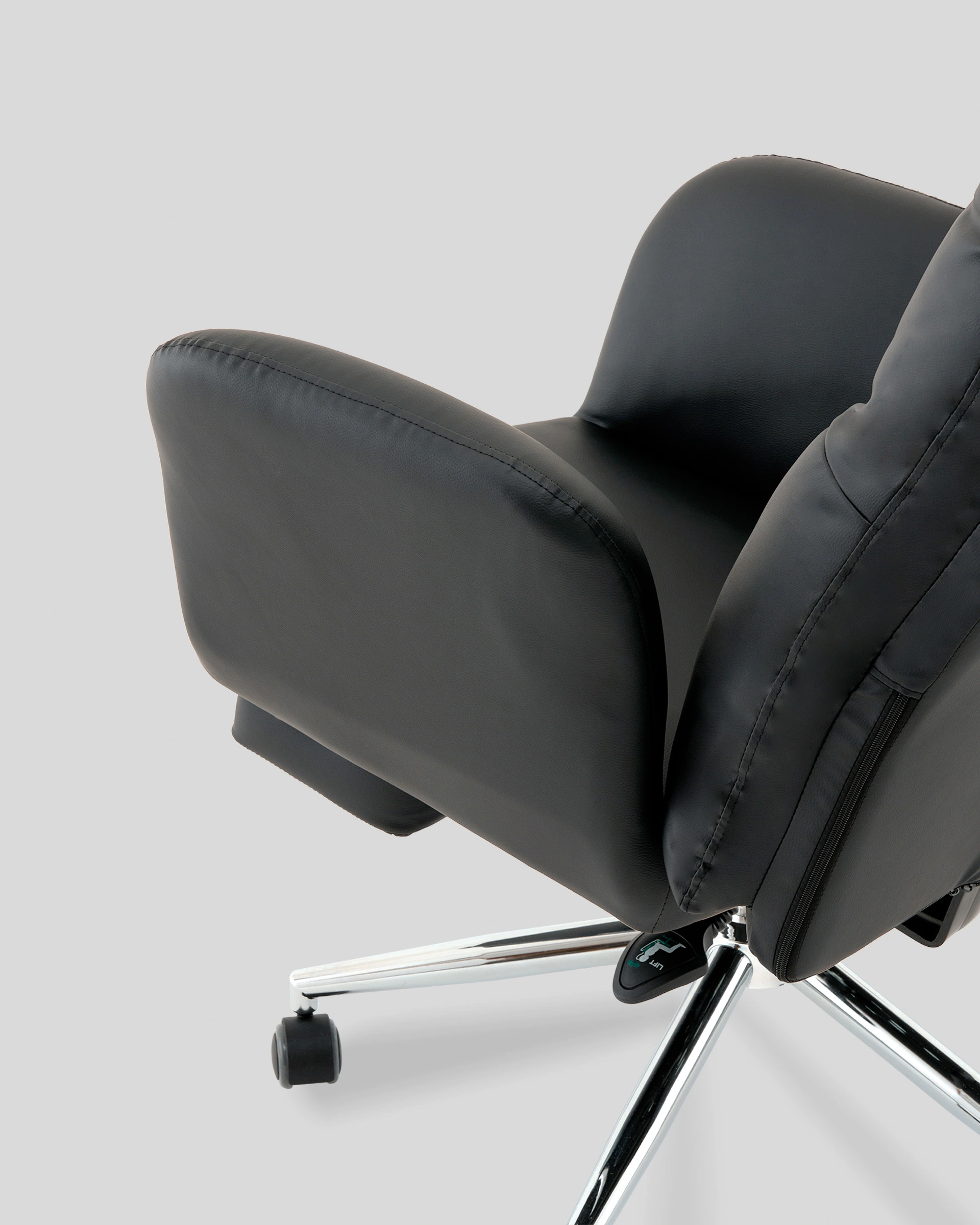 Кресло руководителя TopChairs Solid с оттоманкой черный