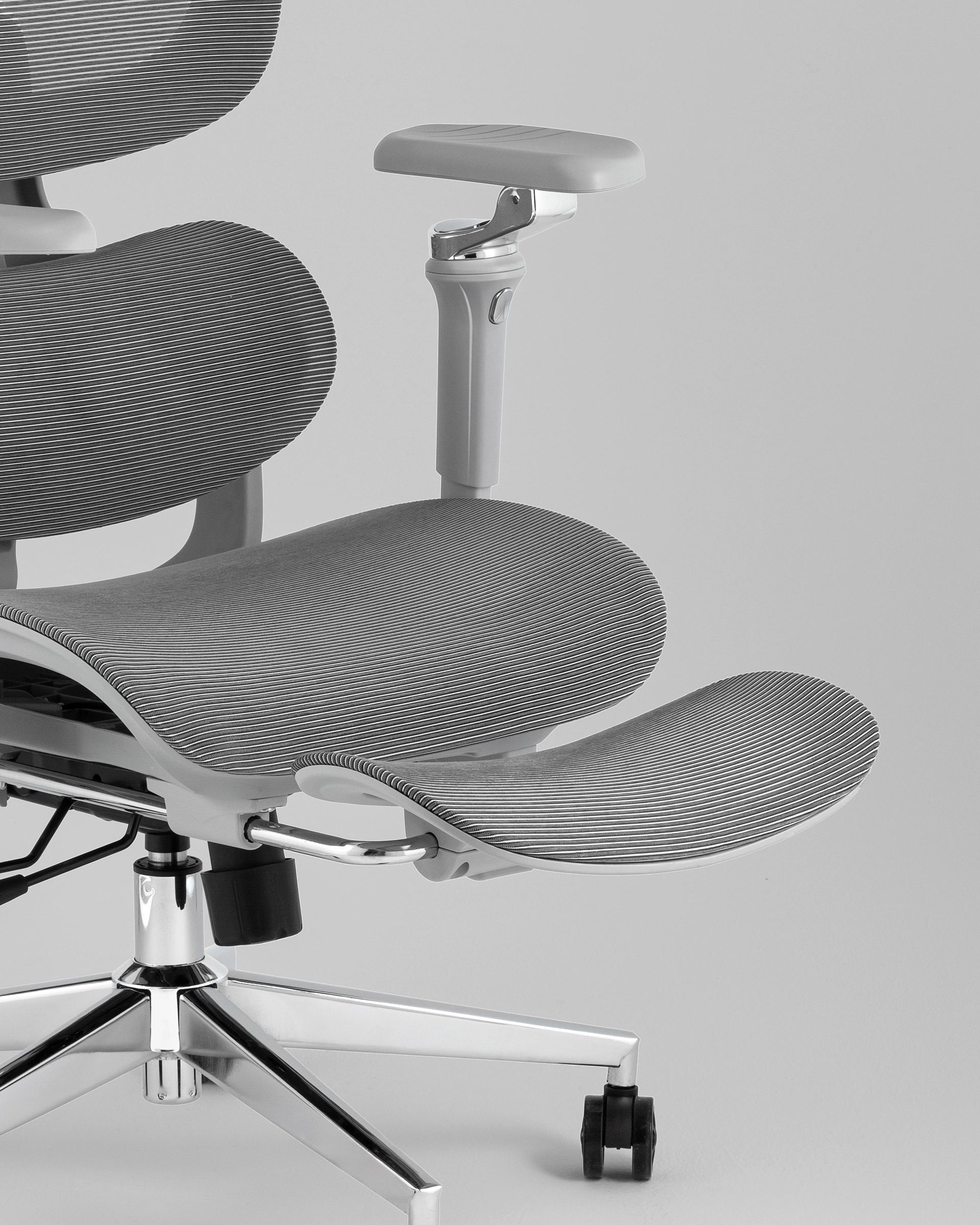Кресло офисное TopChairs Prodigy с оттоманкой серый