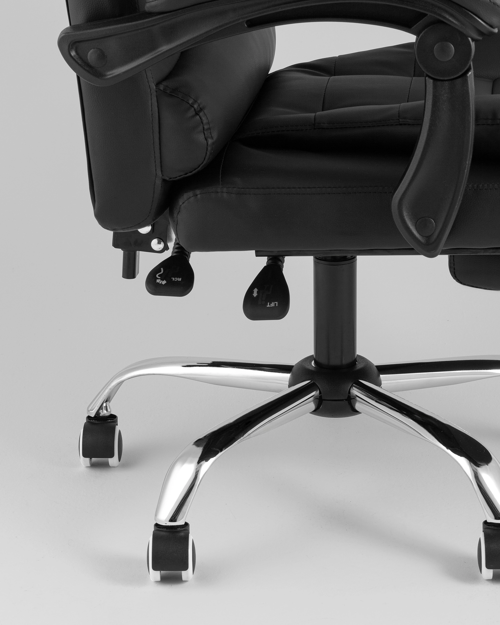 Кресло руководителя TopChairs President NEW черное