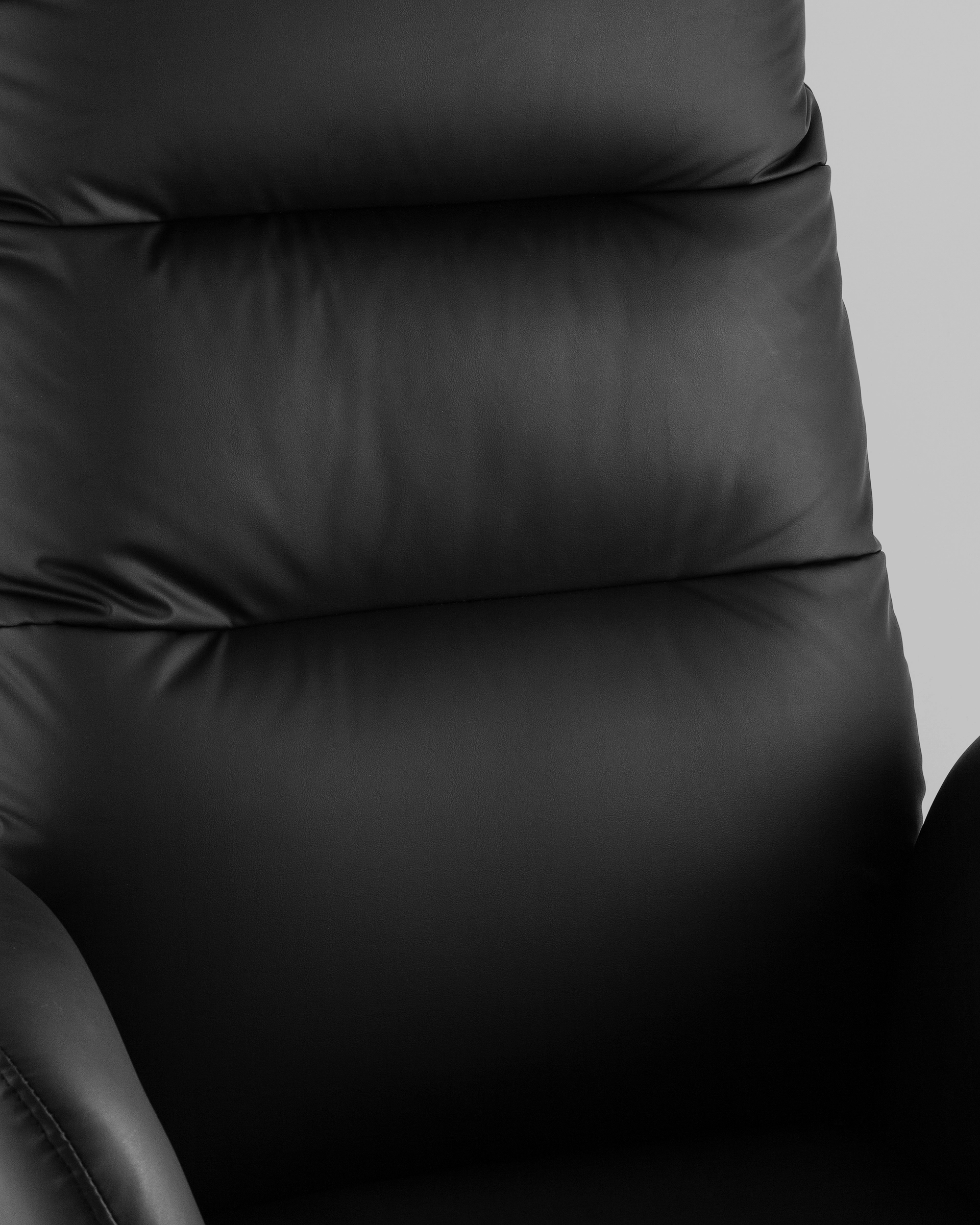 Кресло руководителя TopChairs Solid NC с оттоманкой черный
