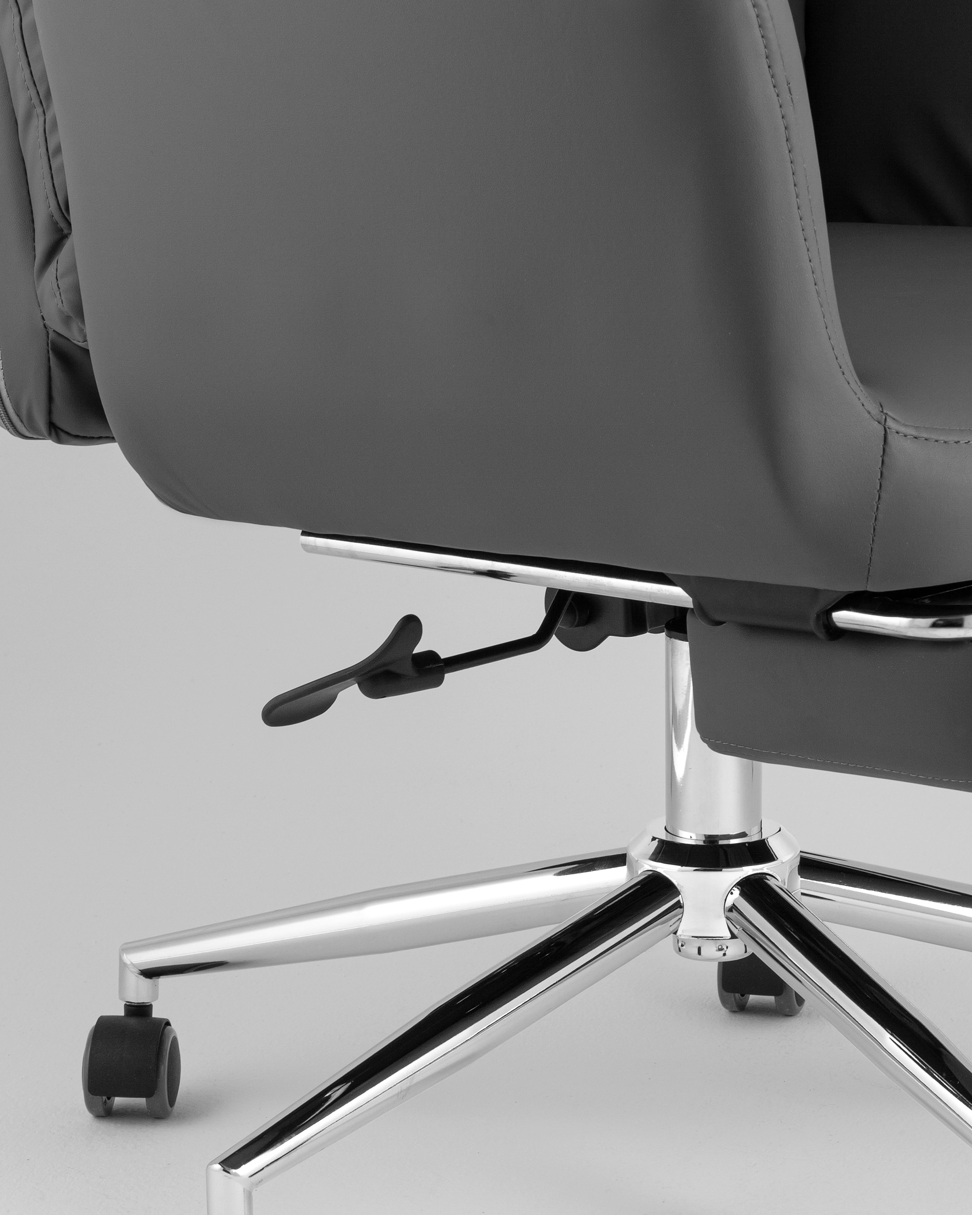 Кресло руководителя TopChairs Solid NC с оттоманкой серый