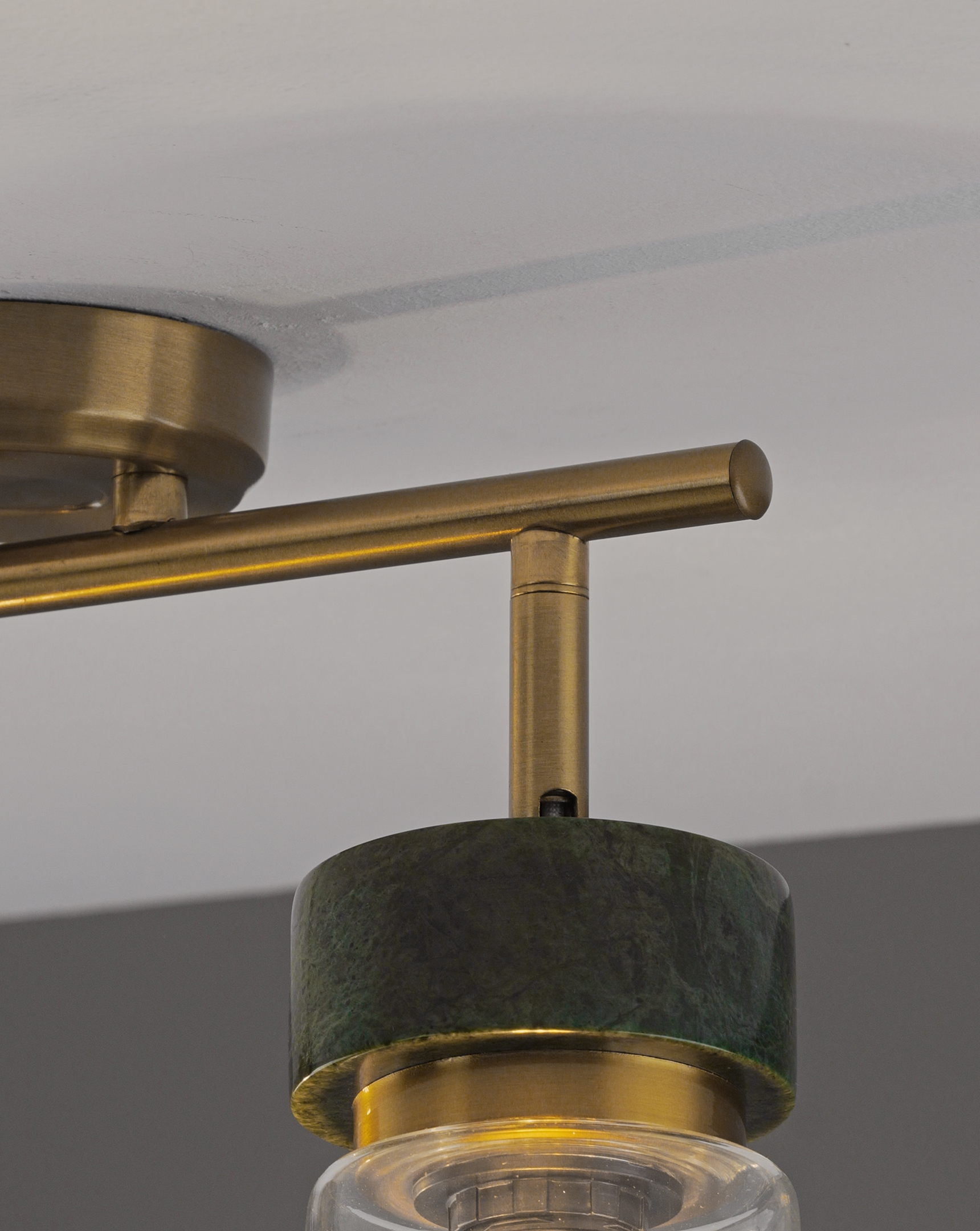 Спот Moderli V11822-2C Almero