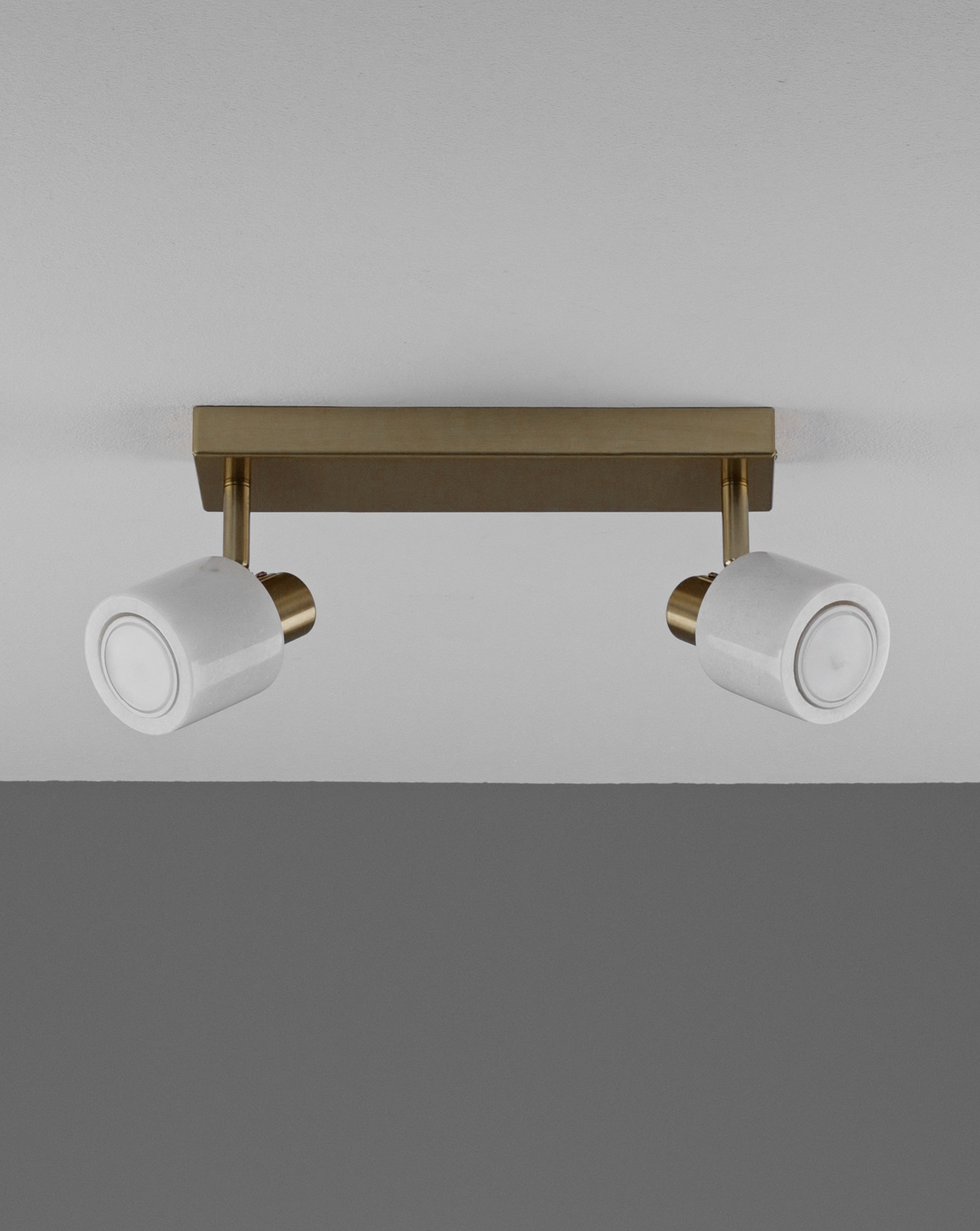 Спот Moderli V11827-2C Malet