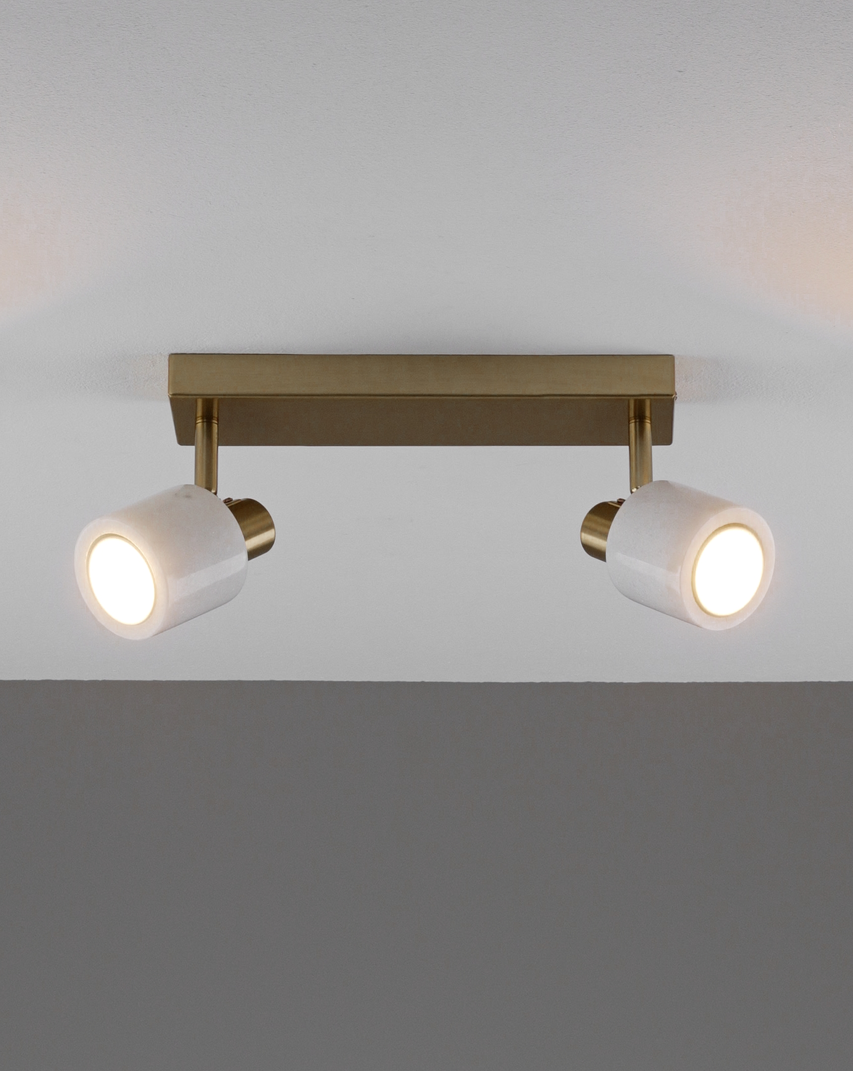 Спот Moderli V11827-2C Malet