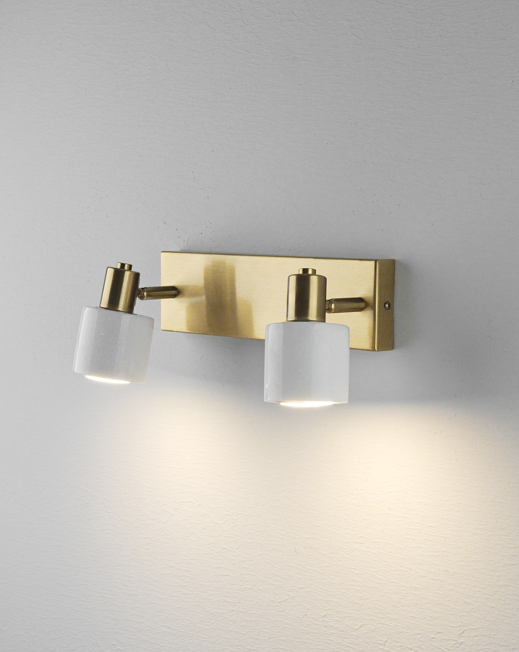 Спот Moderli V11827-2C Malet