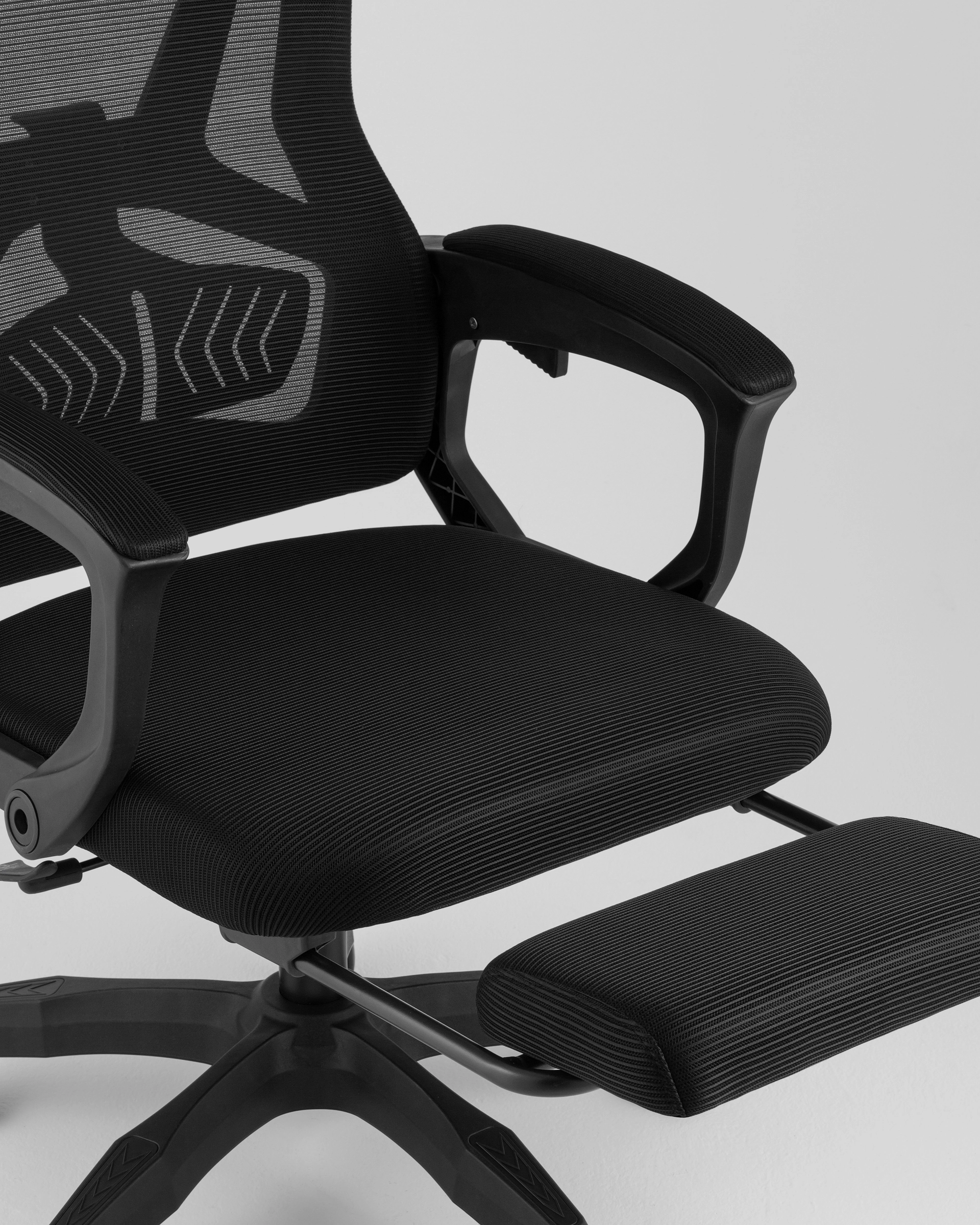 Кресло офисное TopChairs Vecto черный