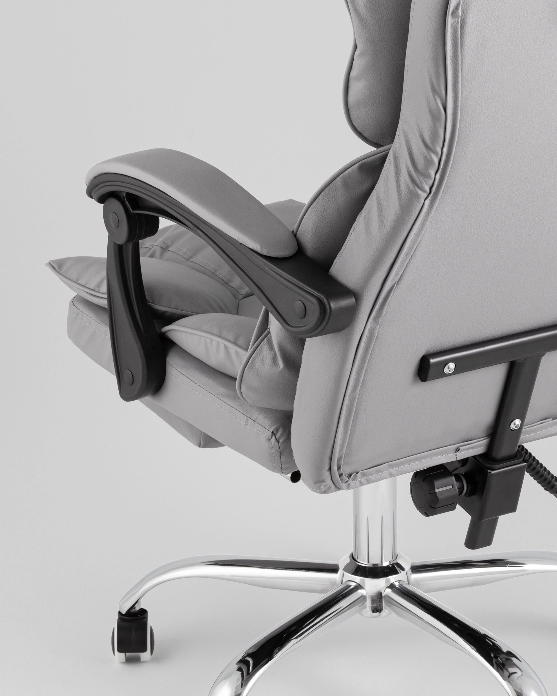 Кресло руководителя TopChairs Siento серый