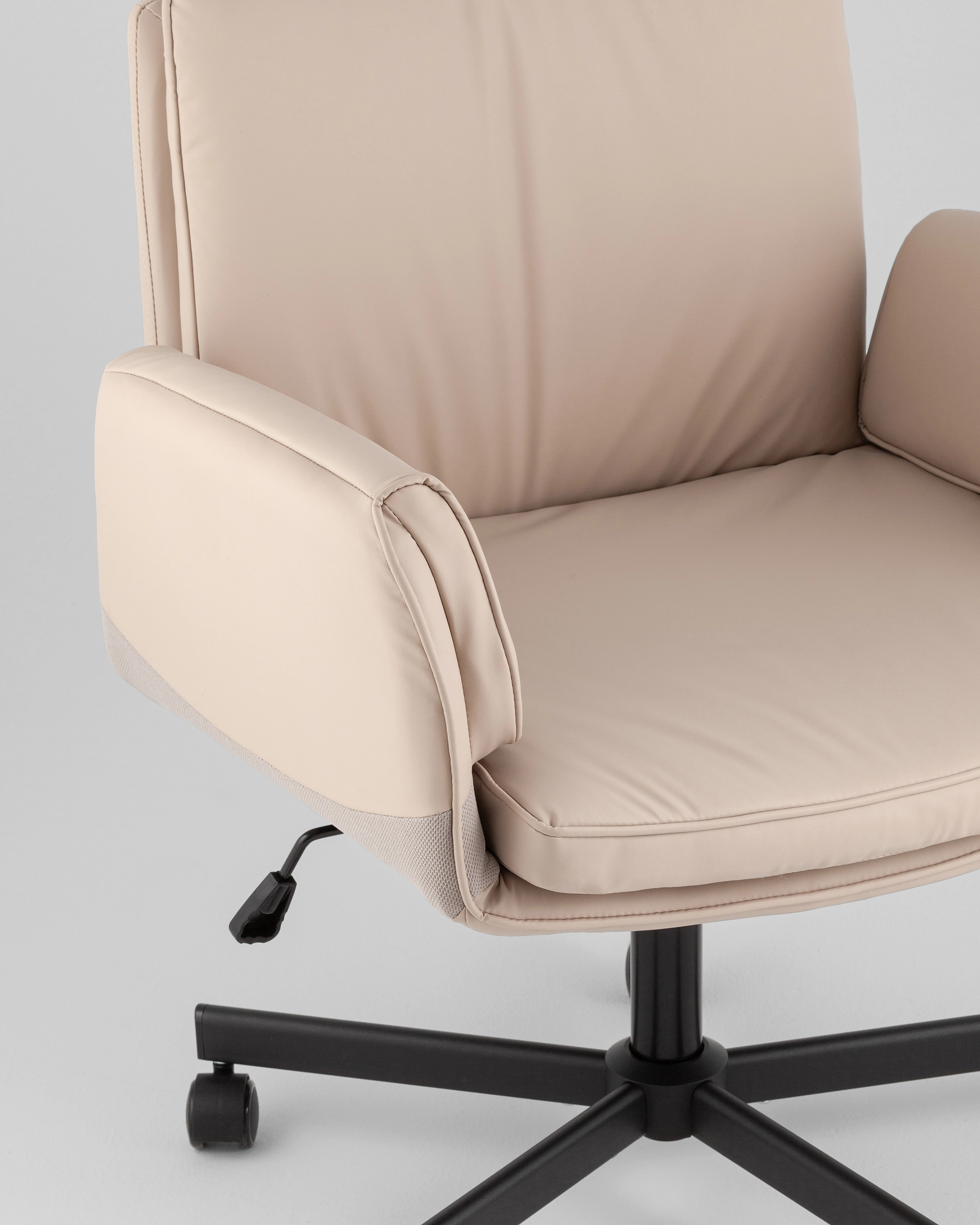 Кресло офисное TopChairs Foldo с откидными подлокотниками бежевое