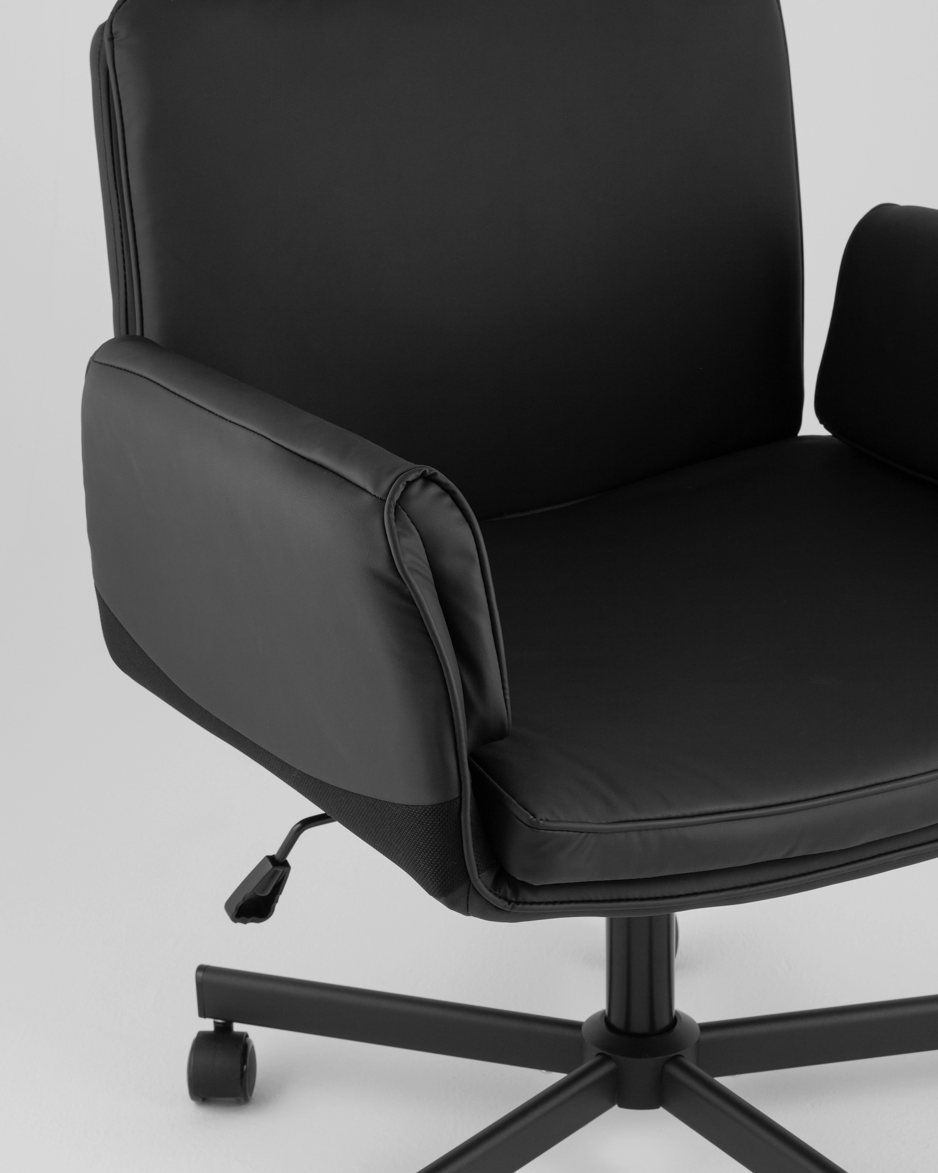 Кресло офисное TopChairs Foldo с откидными подлокотниками черное