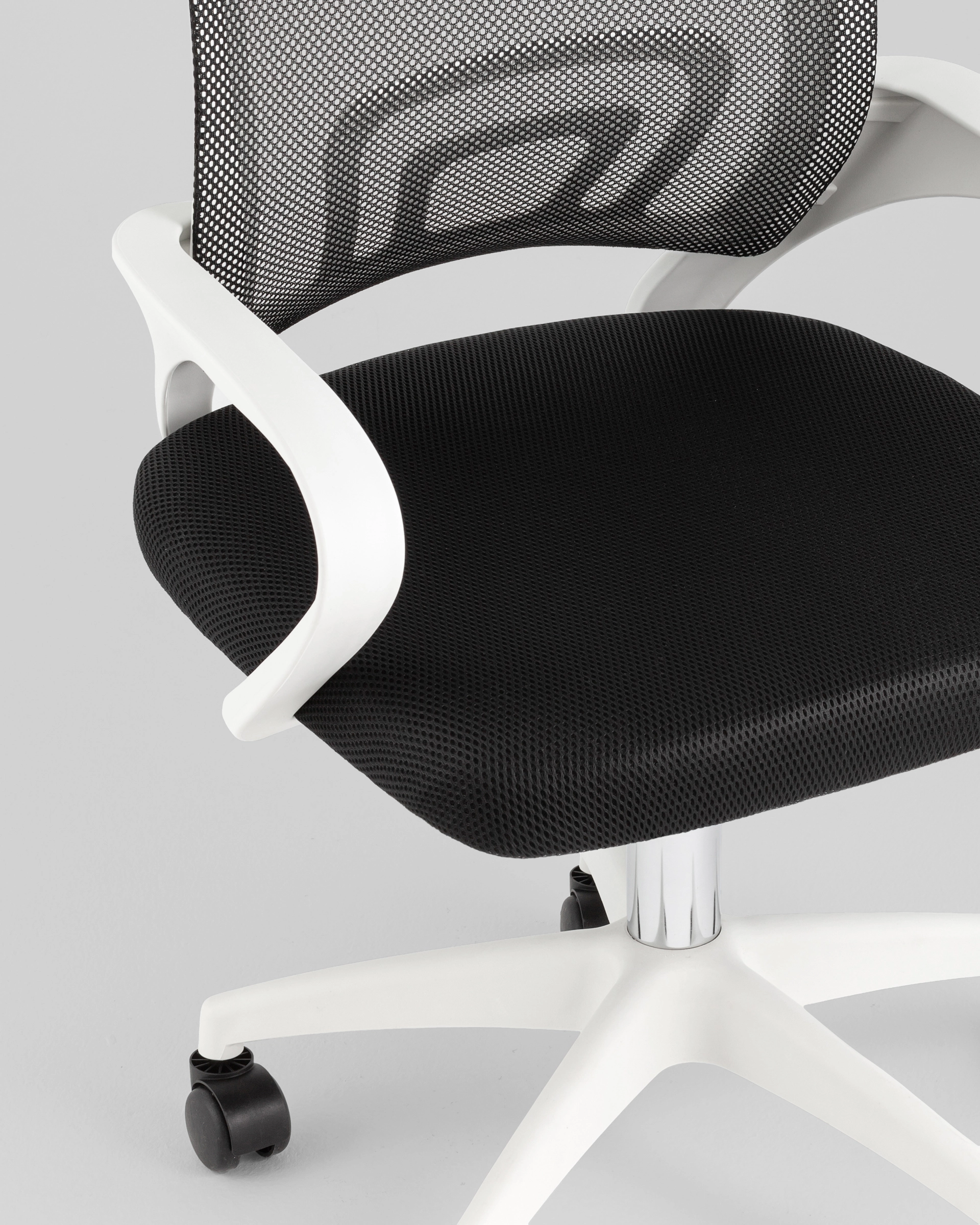 Кресло офисное TopChairs Simple SN черный пластик белый