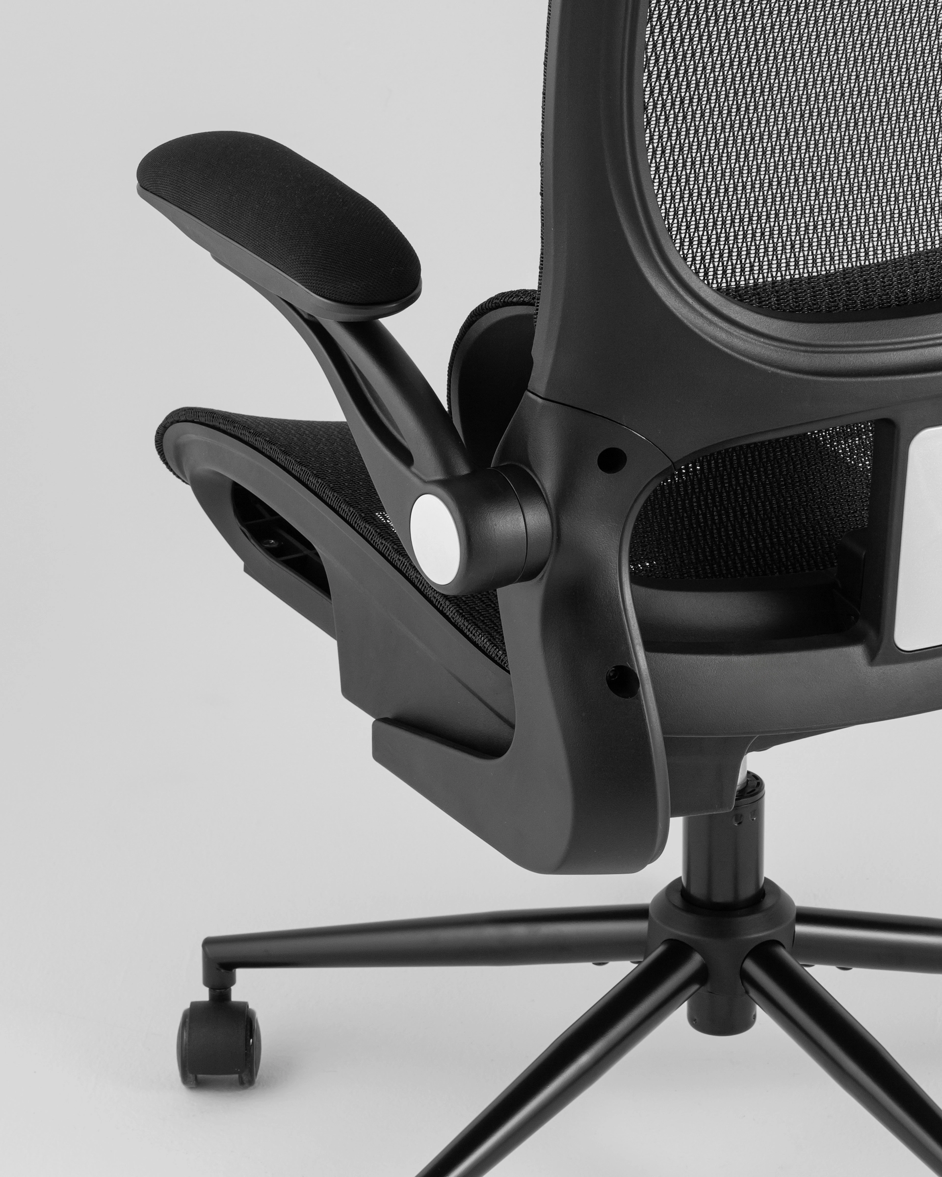 Кресло офисное TopChairs Tactus черная сетка