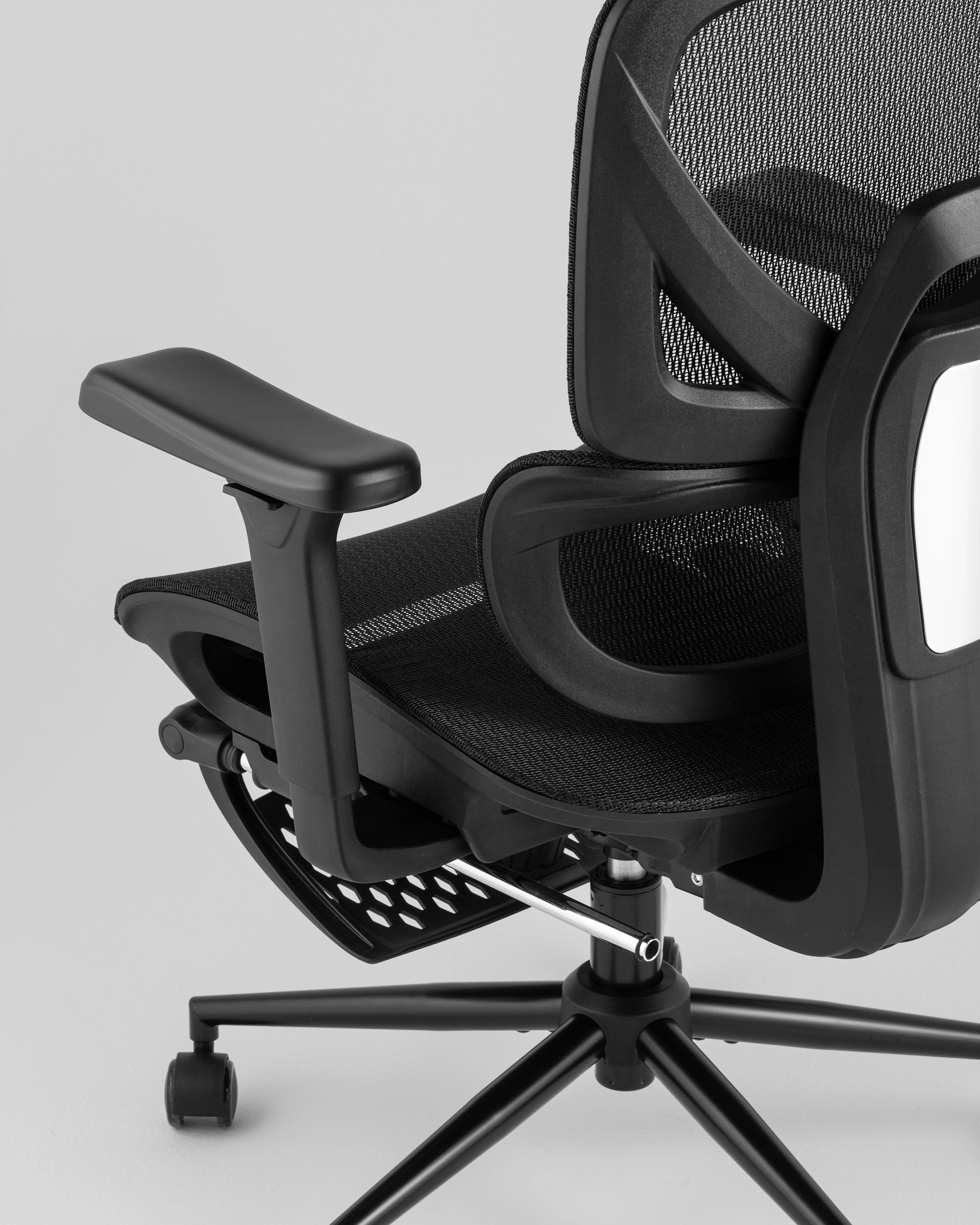 Кресло офисное TopChairs Vertus черная сетка