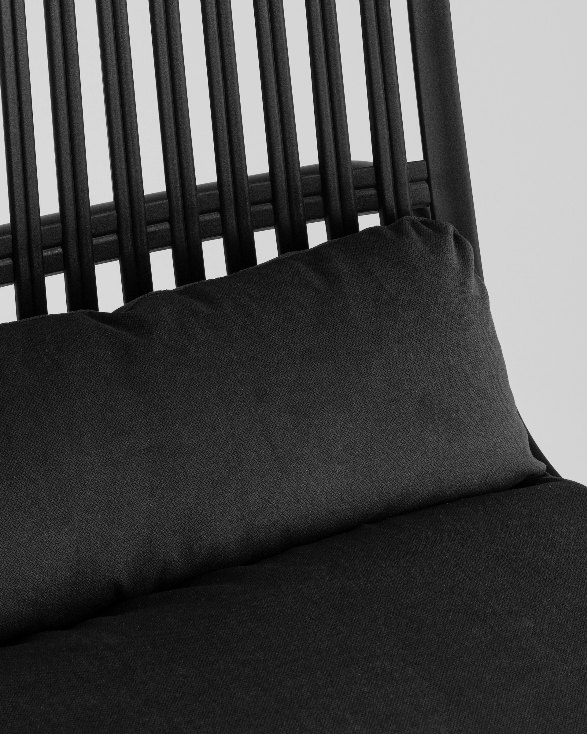 Стул Louran с подушкой чёрный